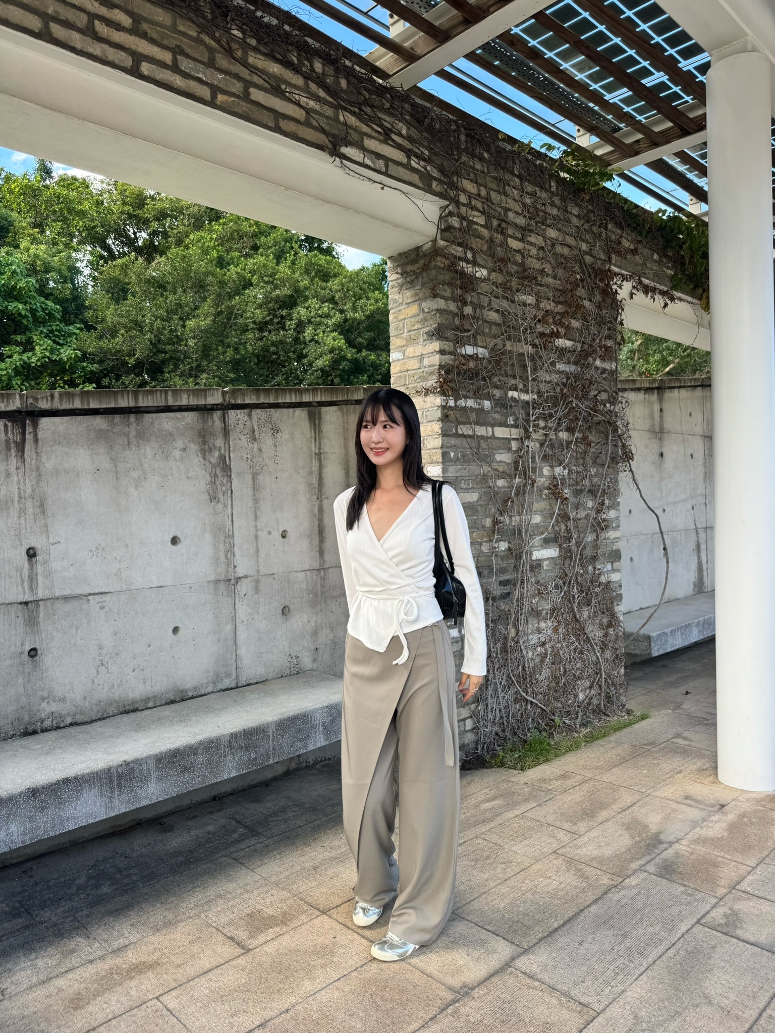 (現貨)氣質感綁帶上衣 T1006(米白)