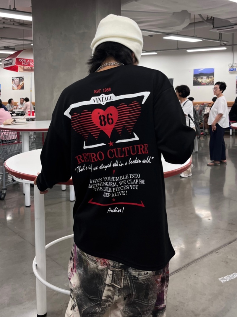 疊影愛心長袖上衣