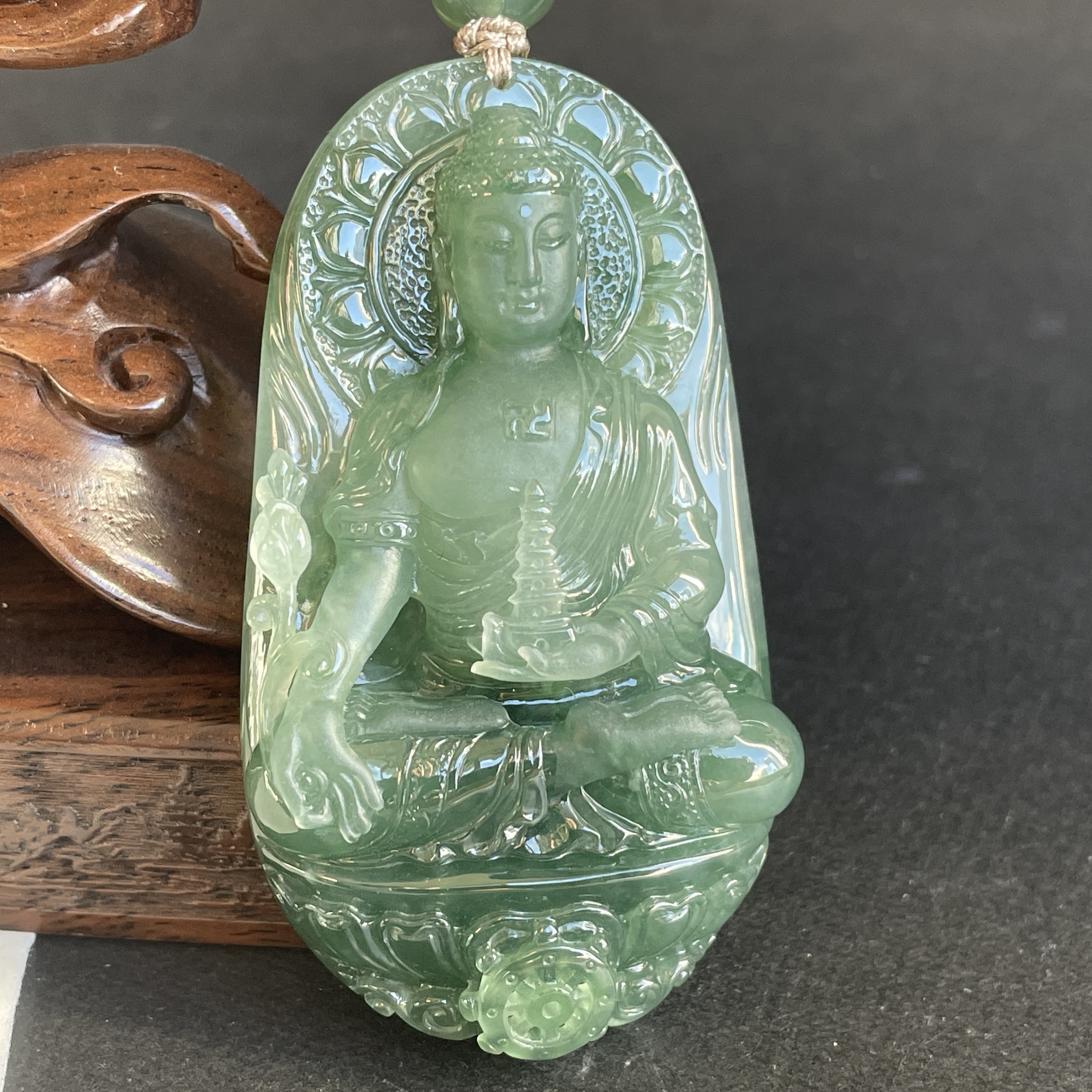 J2409 翡翠藥師佛精雕掛件