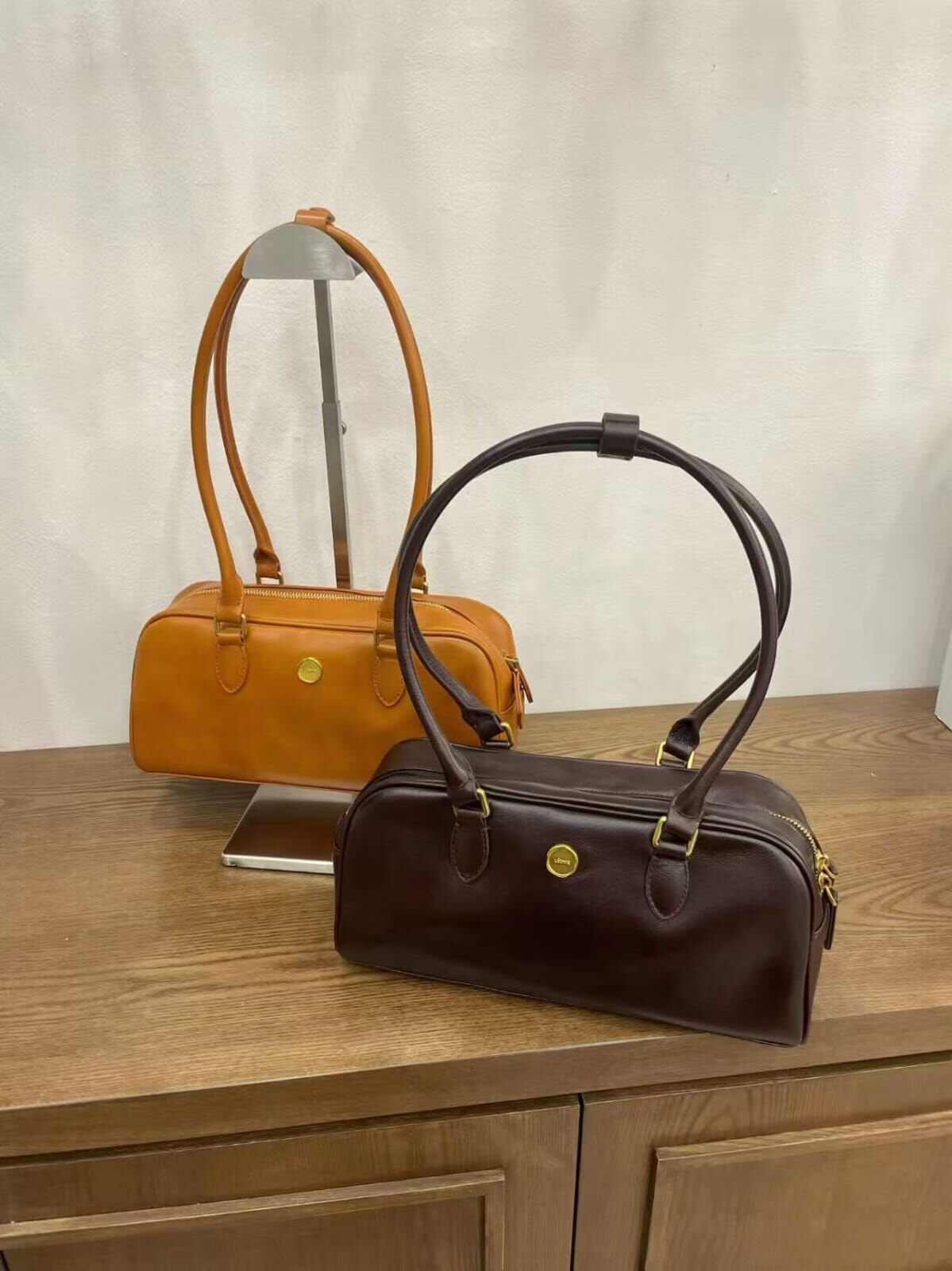 LN5002 火漆章牛皮法棍包