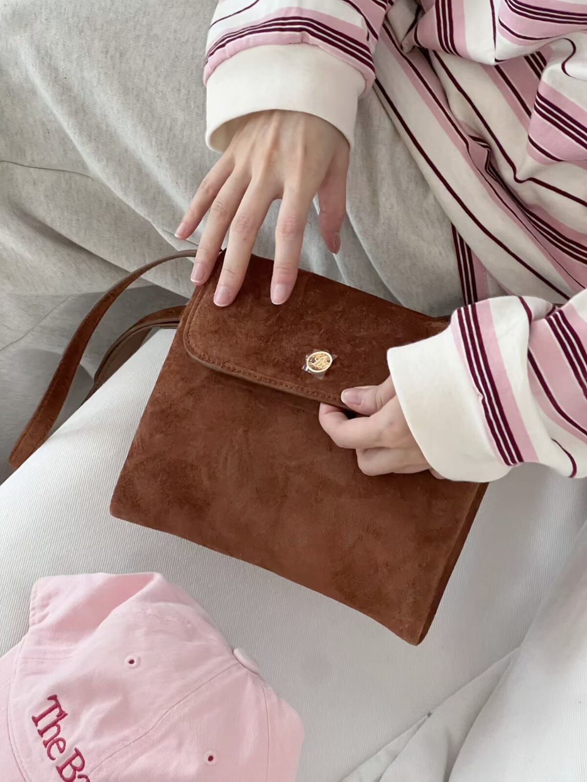 LN5010 麂皮金扣四角牛皮包