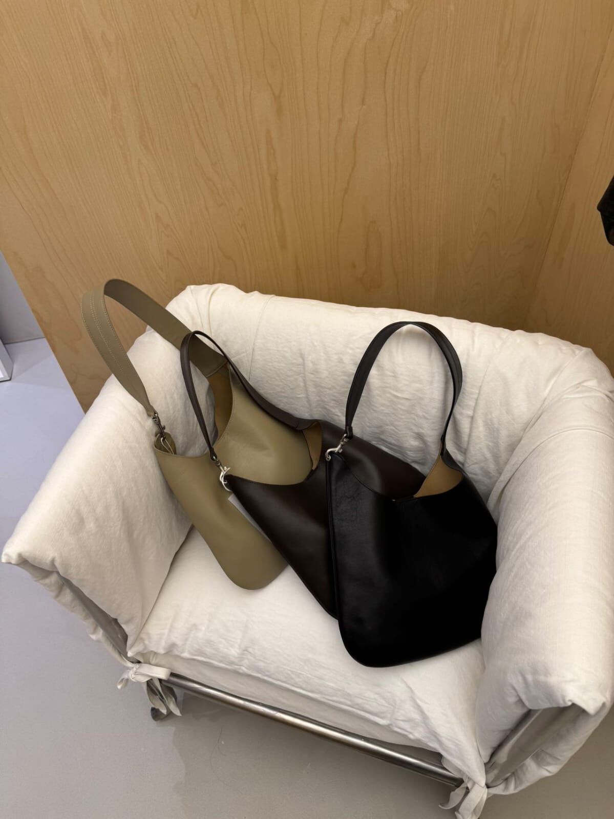 DN5011 牛皮流浪包