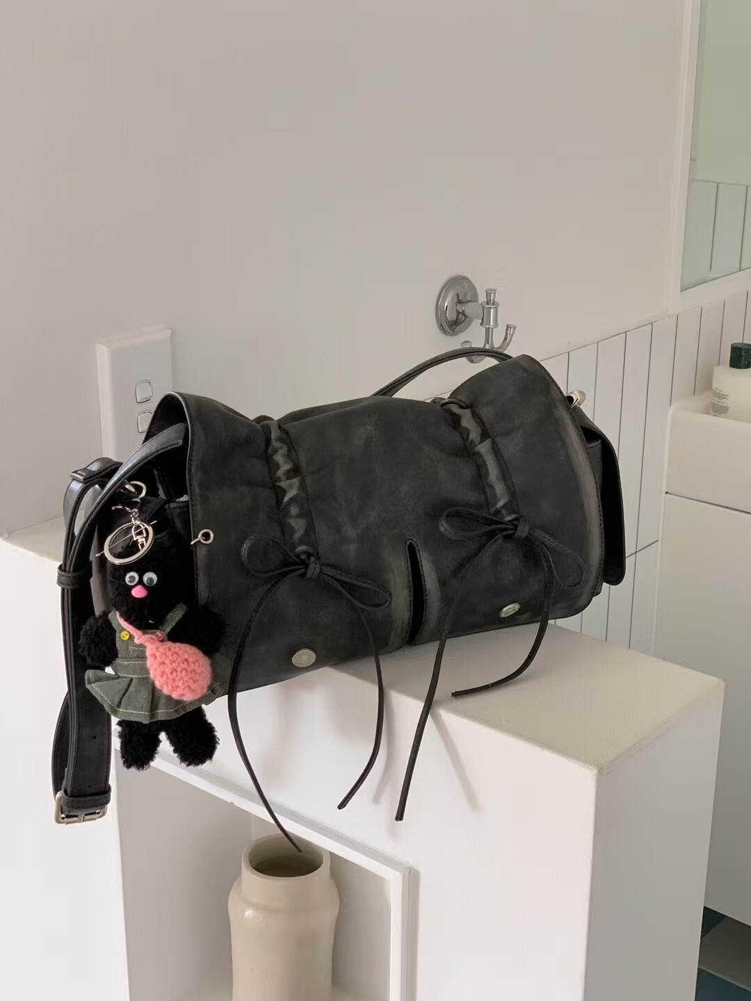 LN5014 洗水感蝴蝶結單肩牛皮包