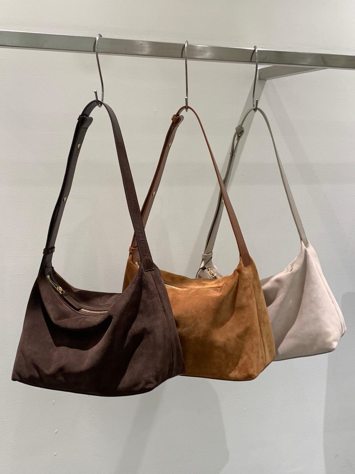 DN5016 麂皮拉錬單肩包