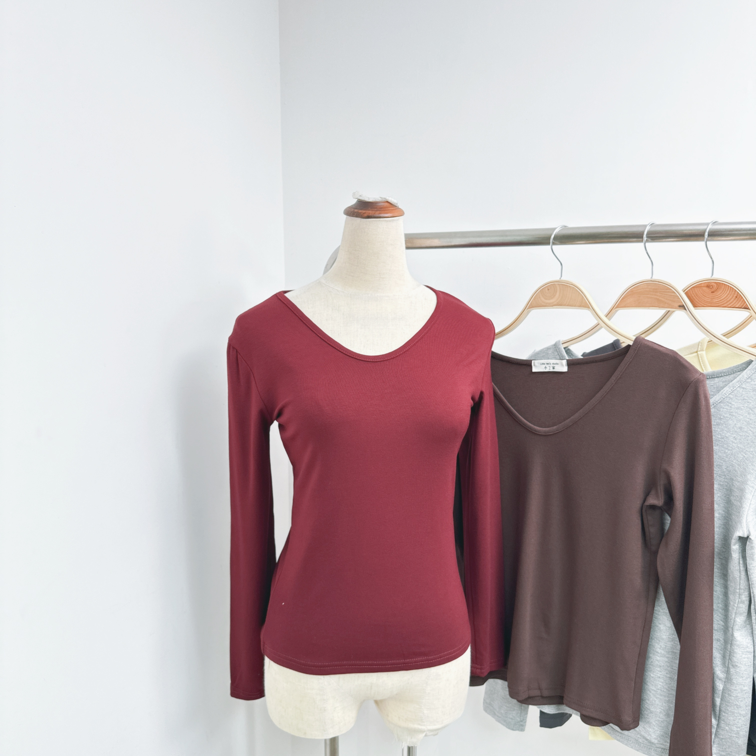 第二團～V領彈性長袖打底衫 (F64-F72)