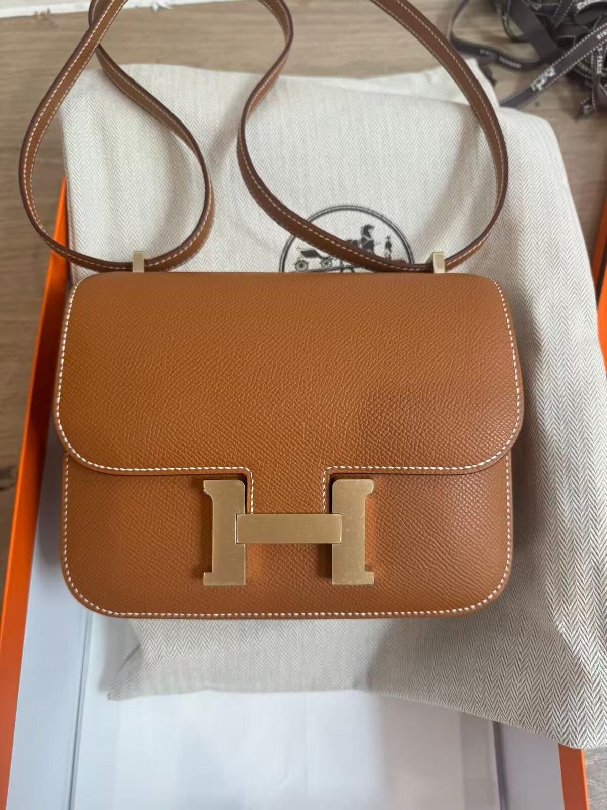 Constance mini mirror 37 gold cm epsom K