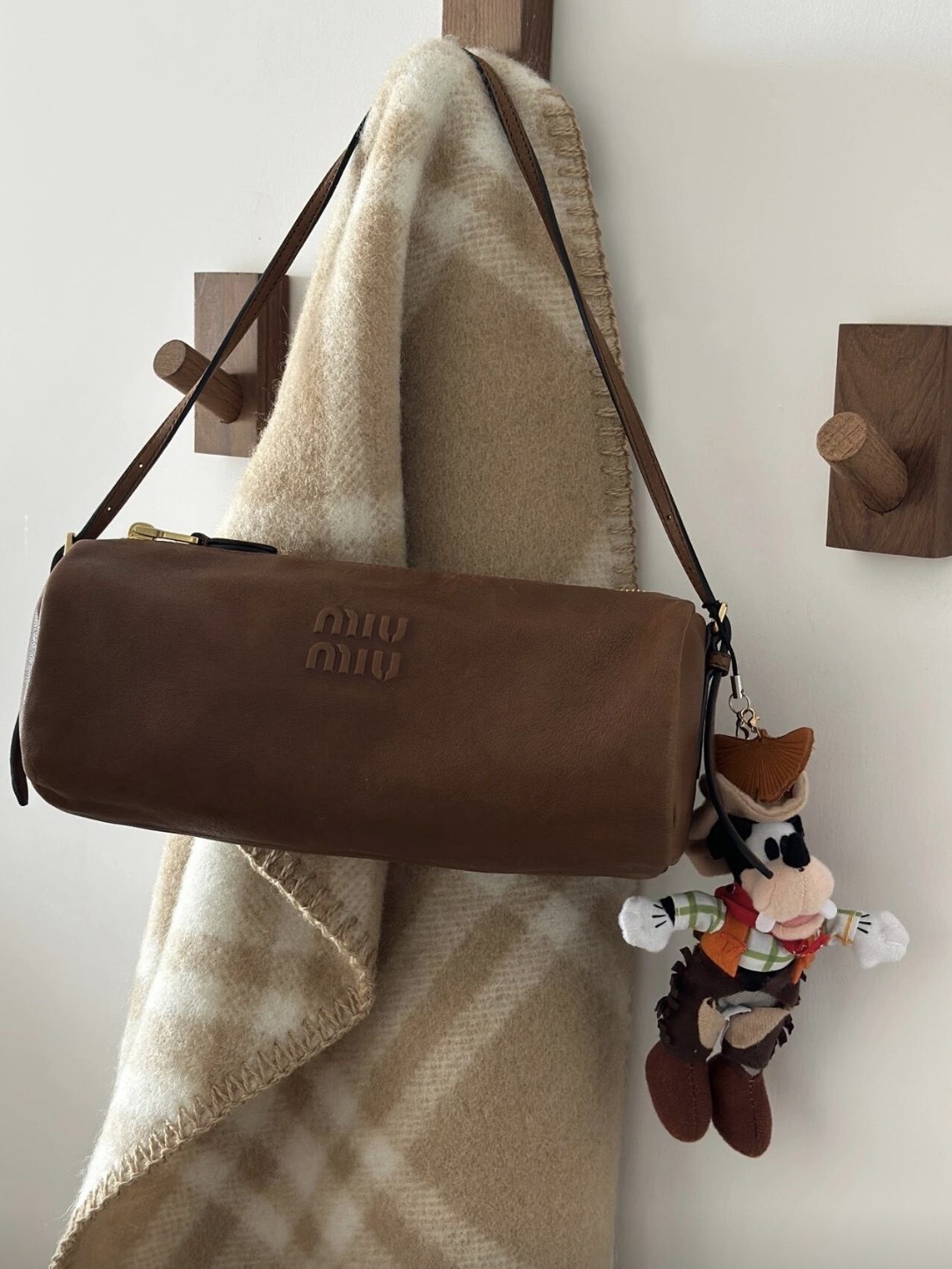 MIU MIU 納帕皮革斜挎包