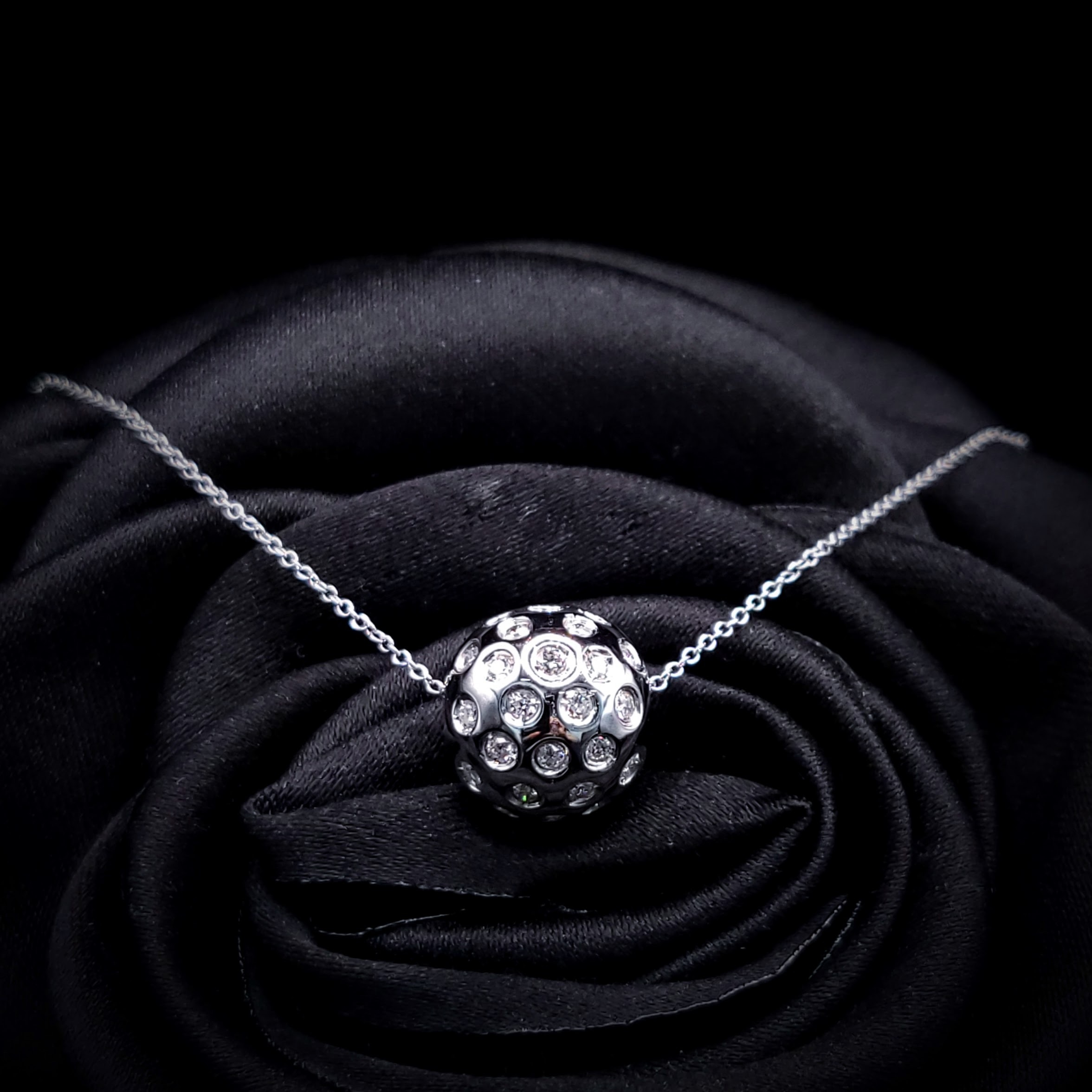 18K White Gold 0.60ct Diamond Pandent