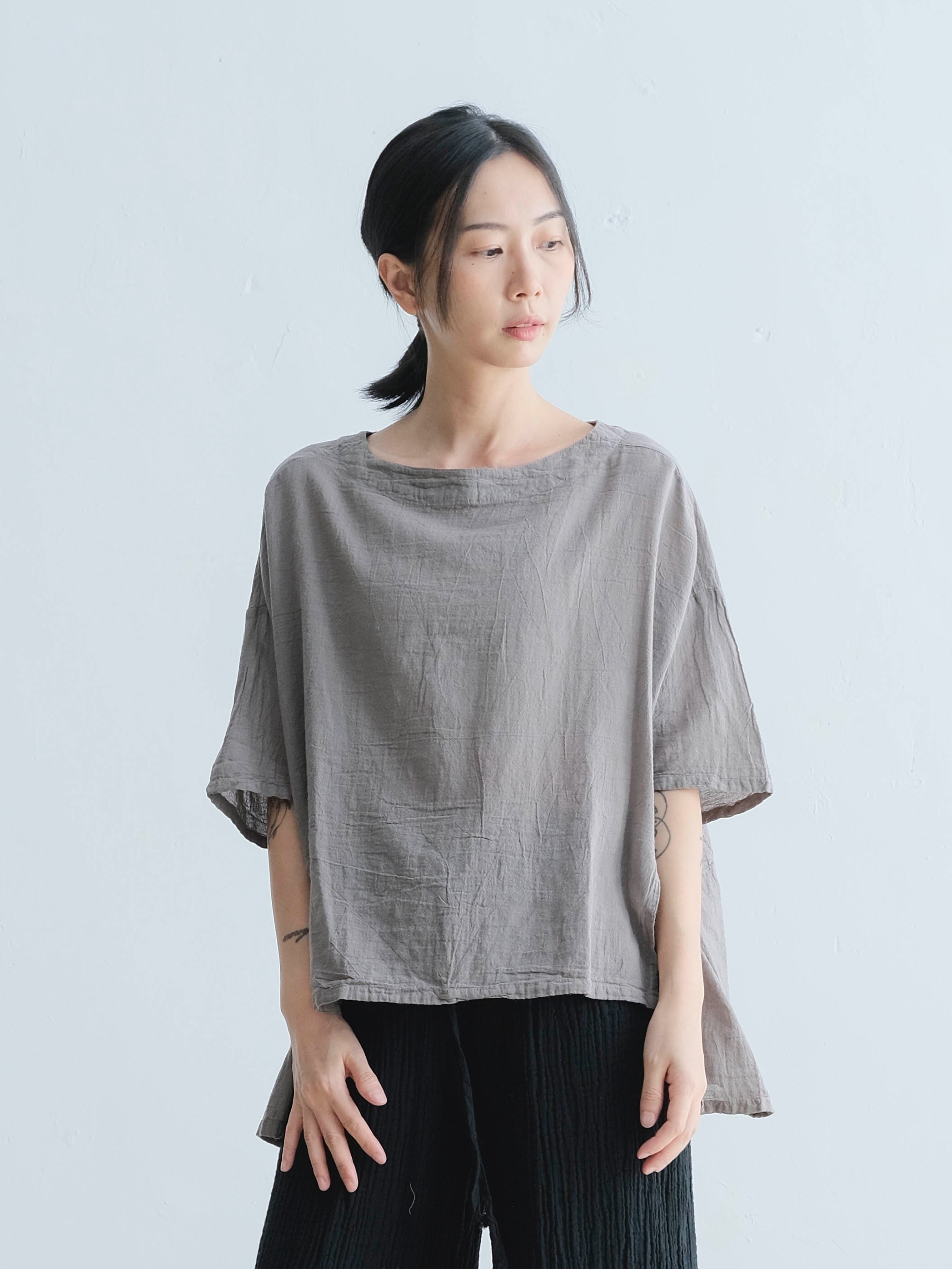 寬版縮袖側開衩上衣 / 慕斯布 灰