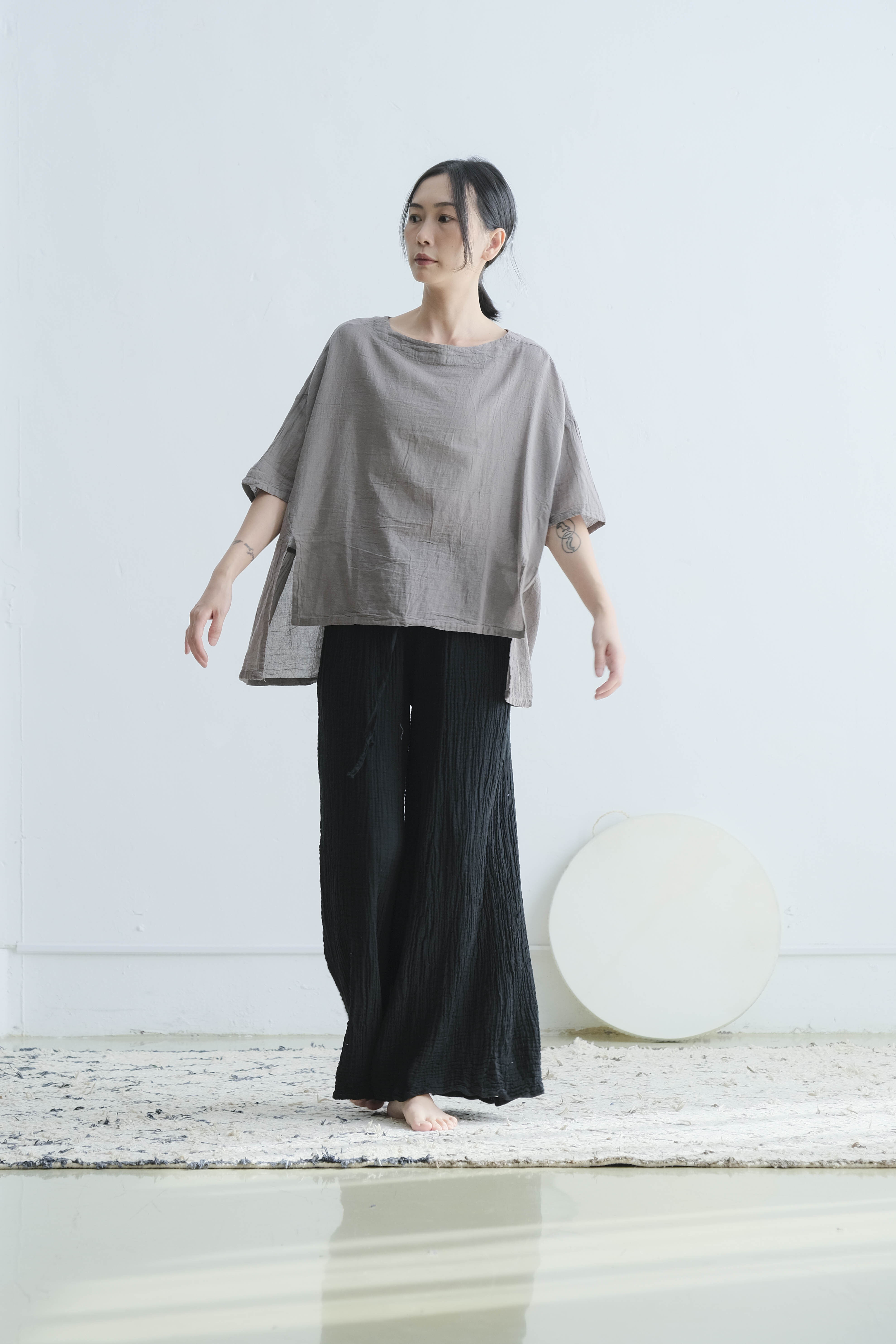 寬版縮袖側開衩上衣 / 慕斯布 灰