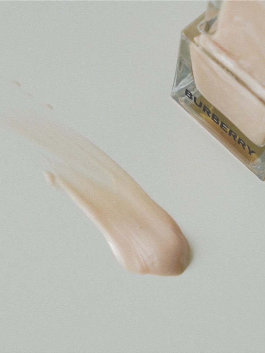 Burberry 鎏光煥亮妝前乳30ml