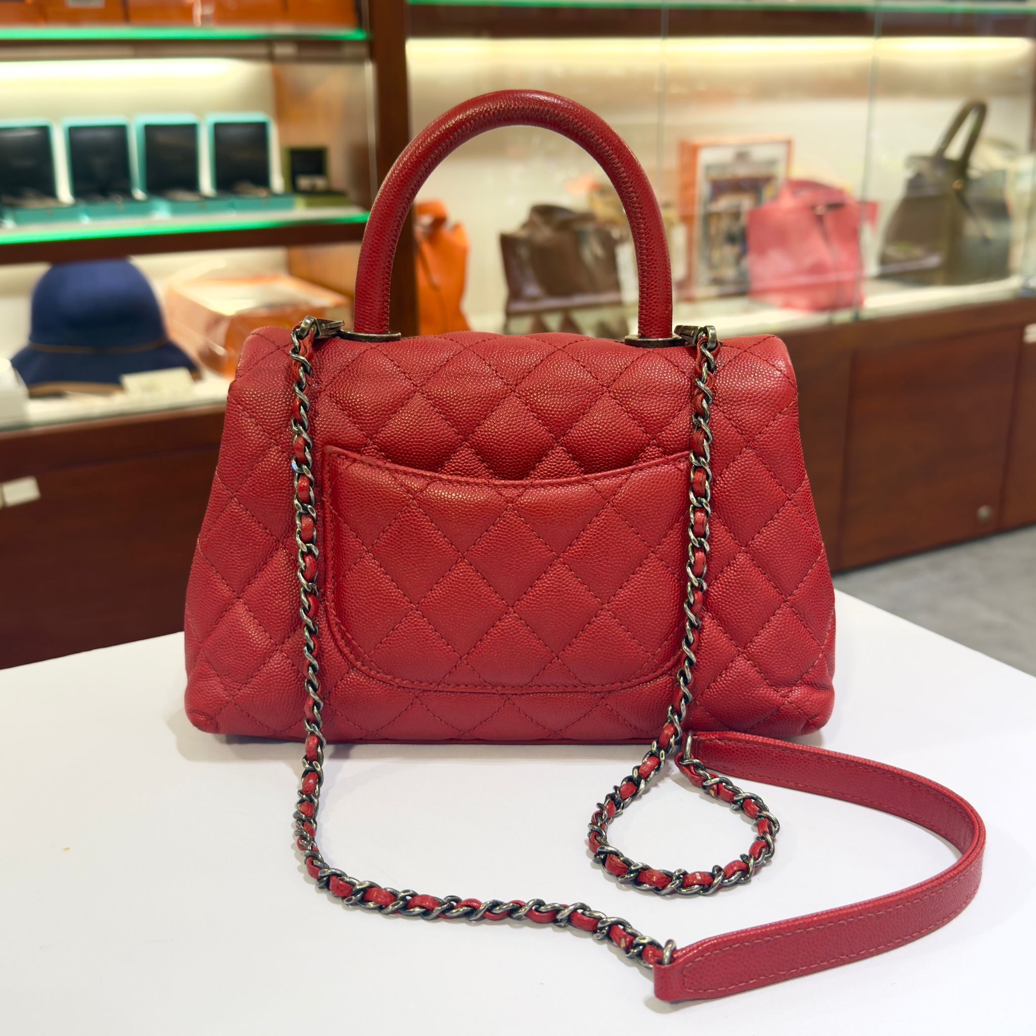 本週特價!!80%NEW二手CHANEL COCO HANDLE 紅色荔枝皮銀扣 小號SMALL#兩年免費保養 #香榭站正品
