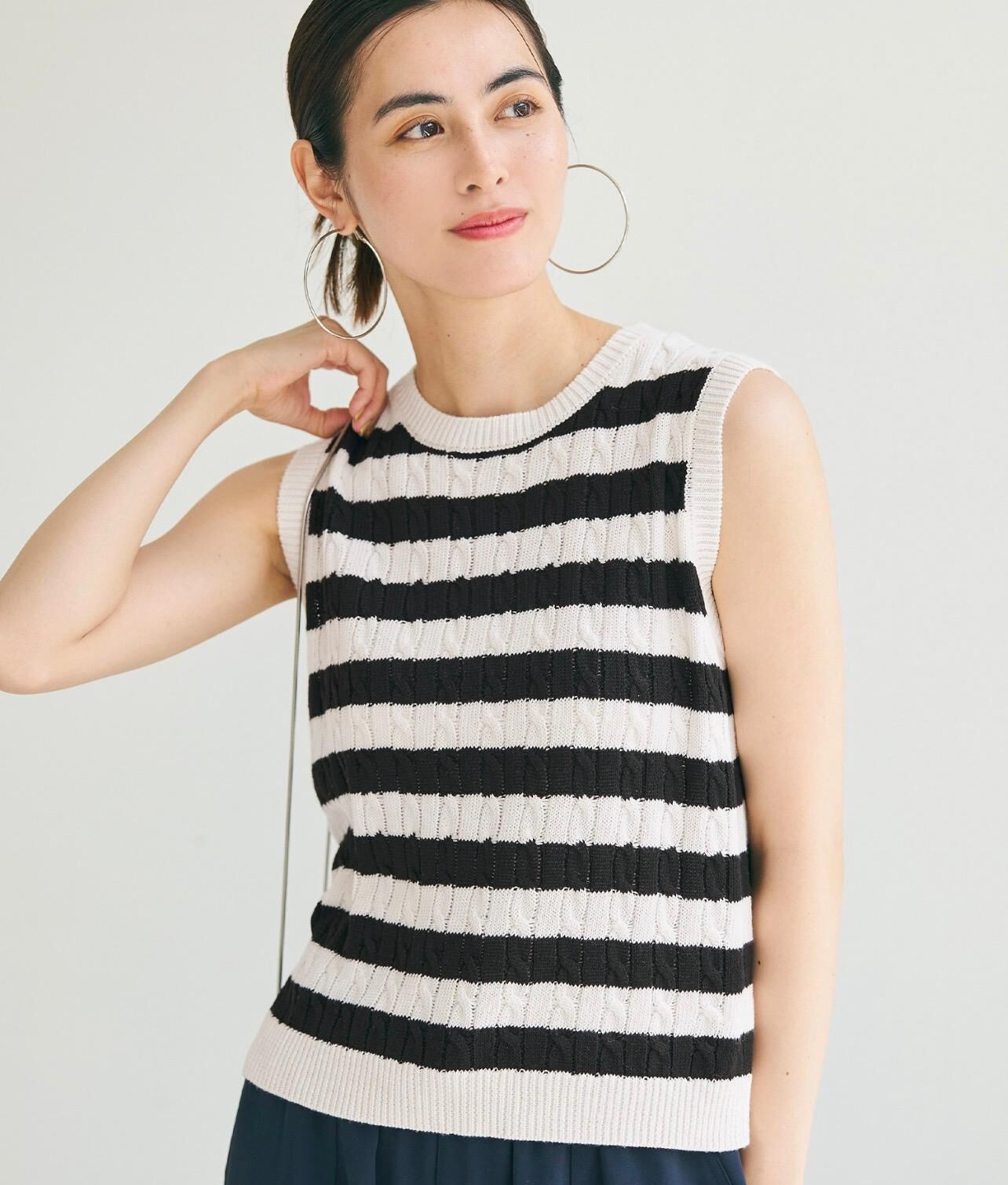 【預購】JN101012 coca 圓領織麻花紋針織背心