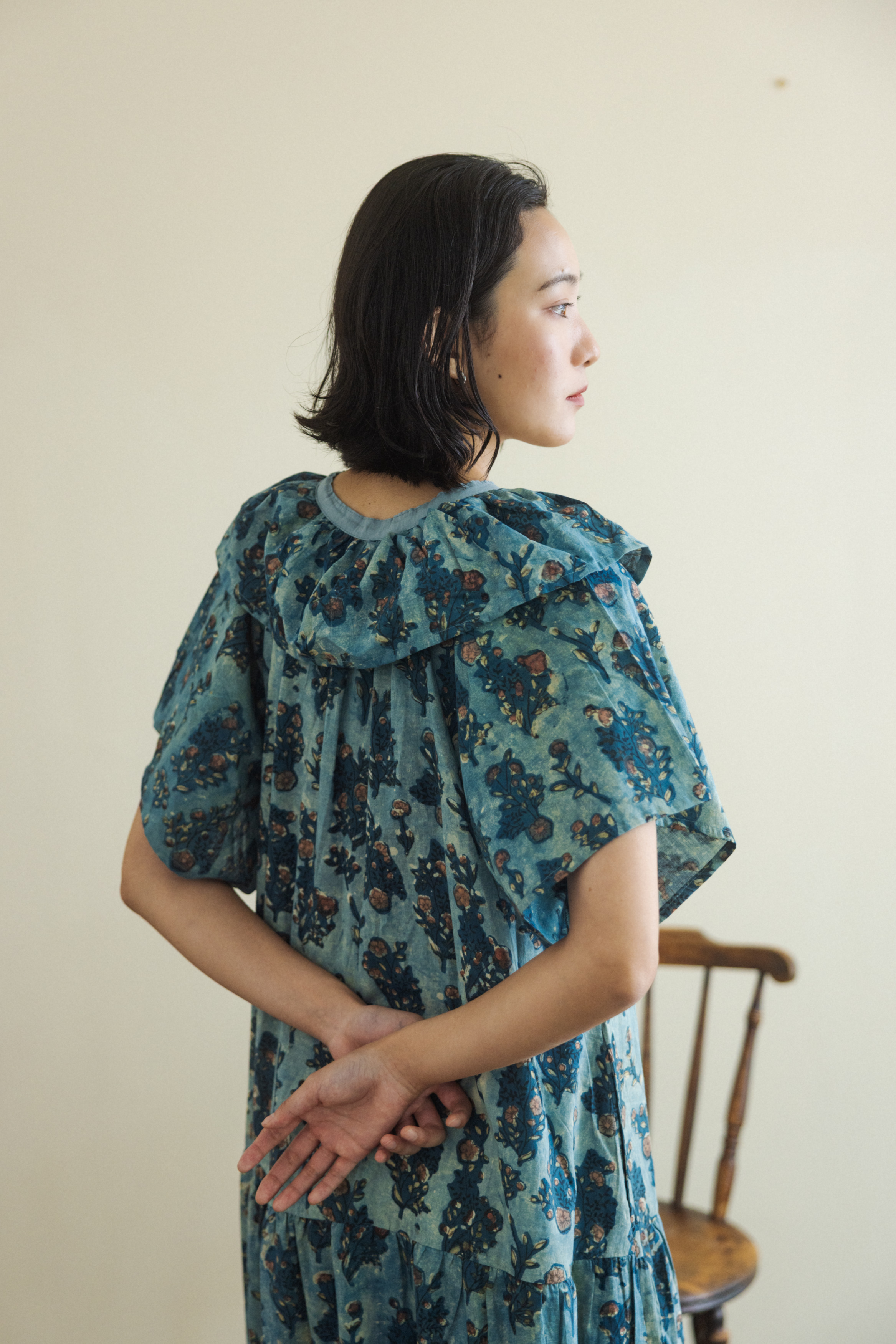 分層領子短袖長洋裝_植染綠花