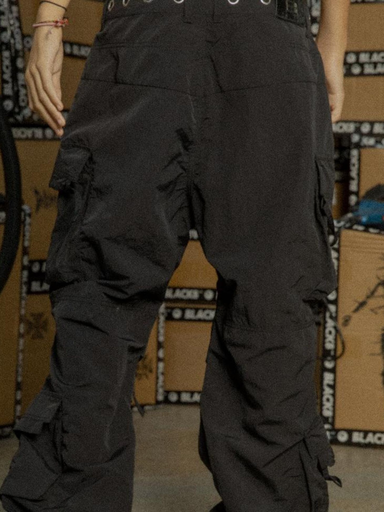 BLACK8MOB 褲頭開孔 綁帶寬鬆 工裝長褲