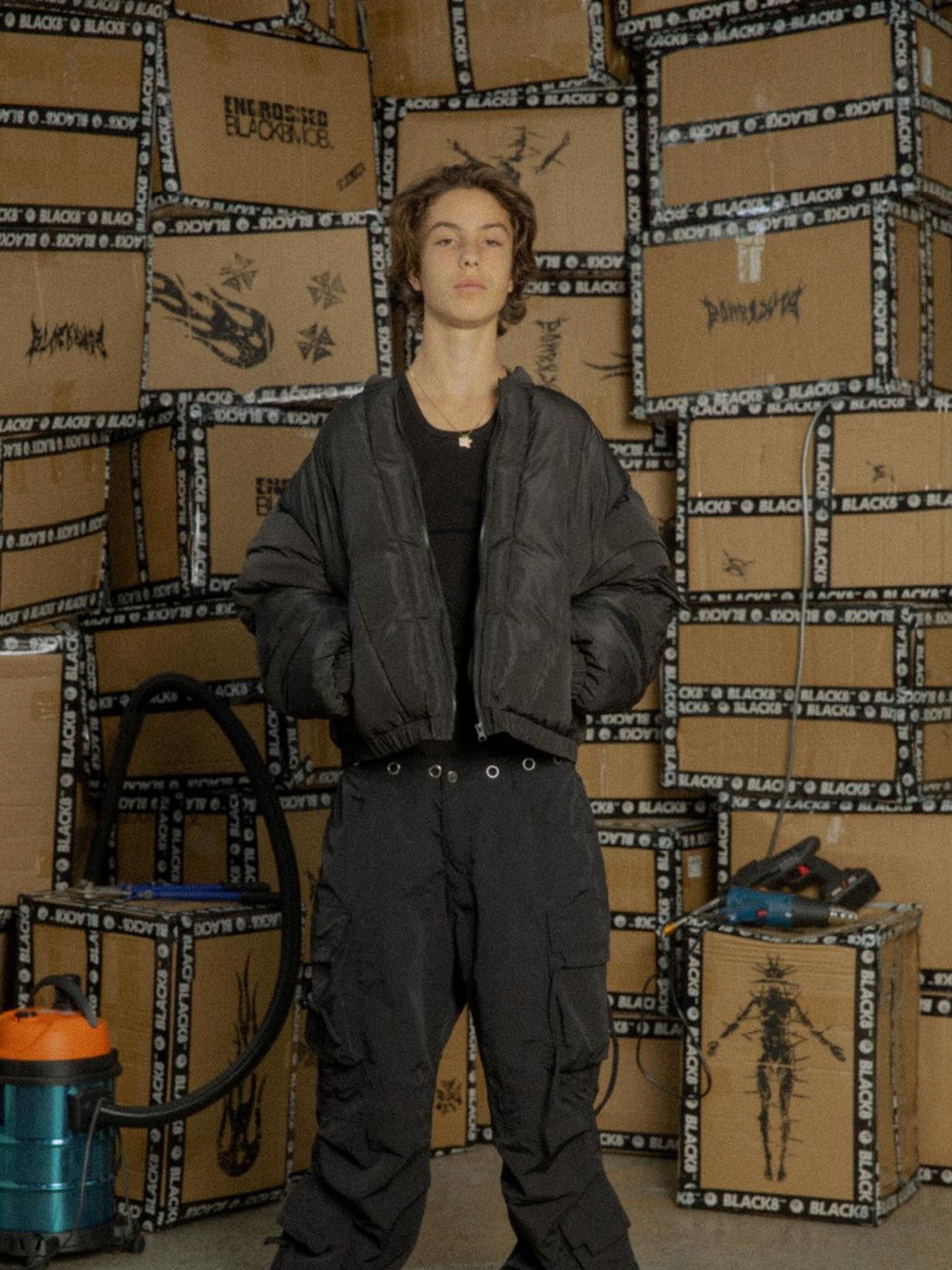 BLACK8MOB  廓形無領 豎向拼接 短版寬鬆外套