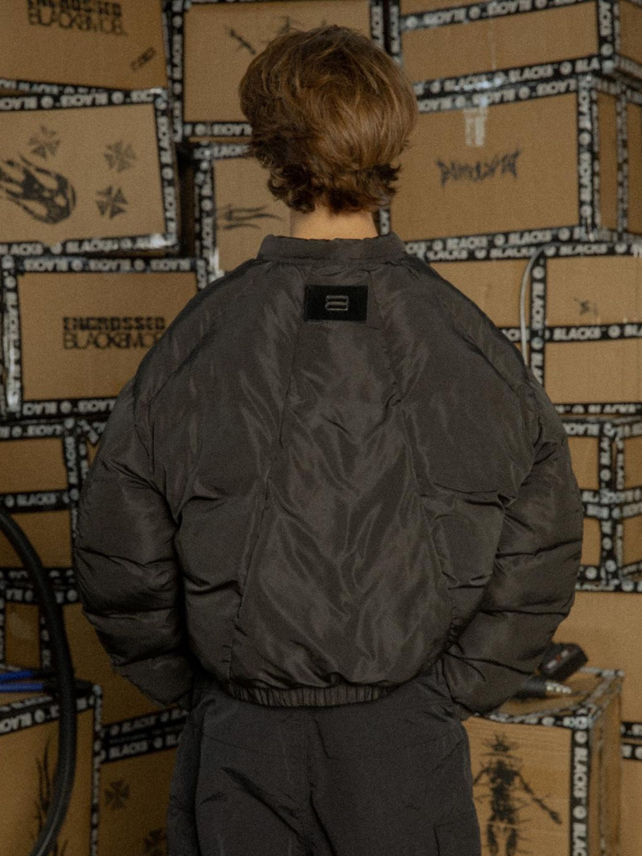 BLACK8MOB  廓形無領 豎向拼接 短版寬鬆外套