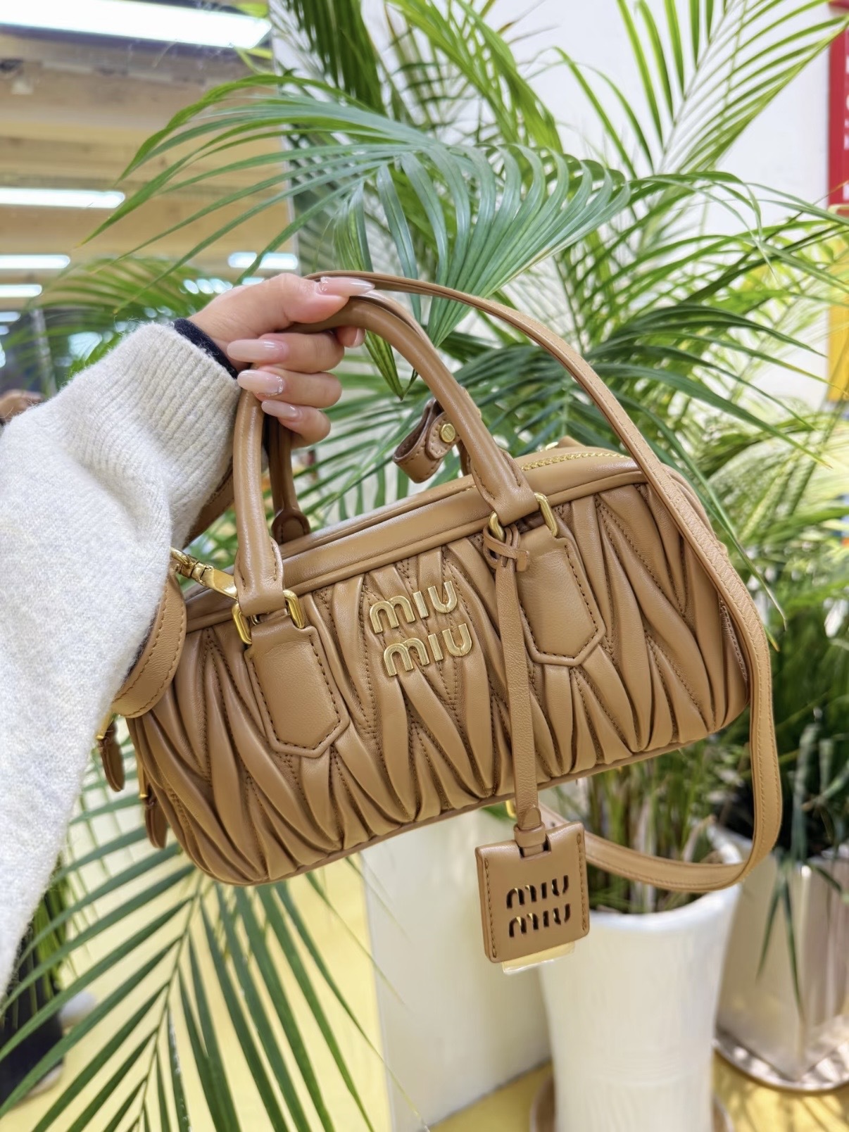[兩色入] MIU MIU Matelassé 手提包 小號
