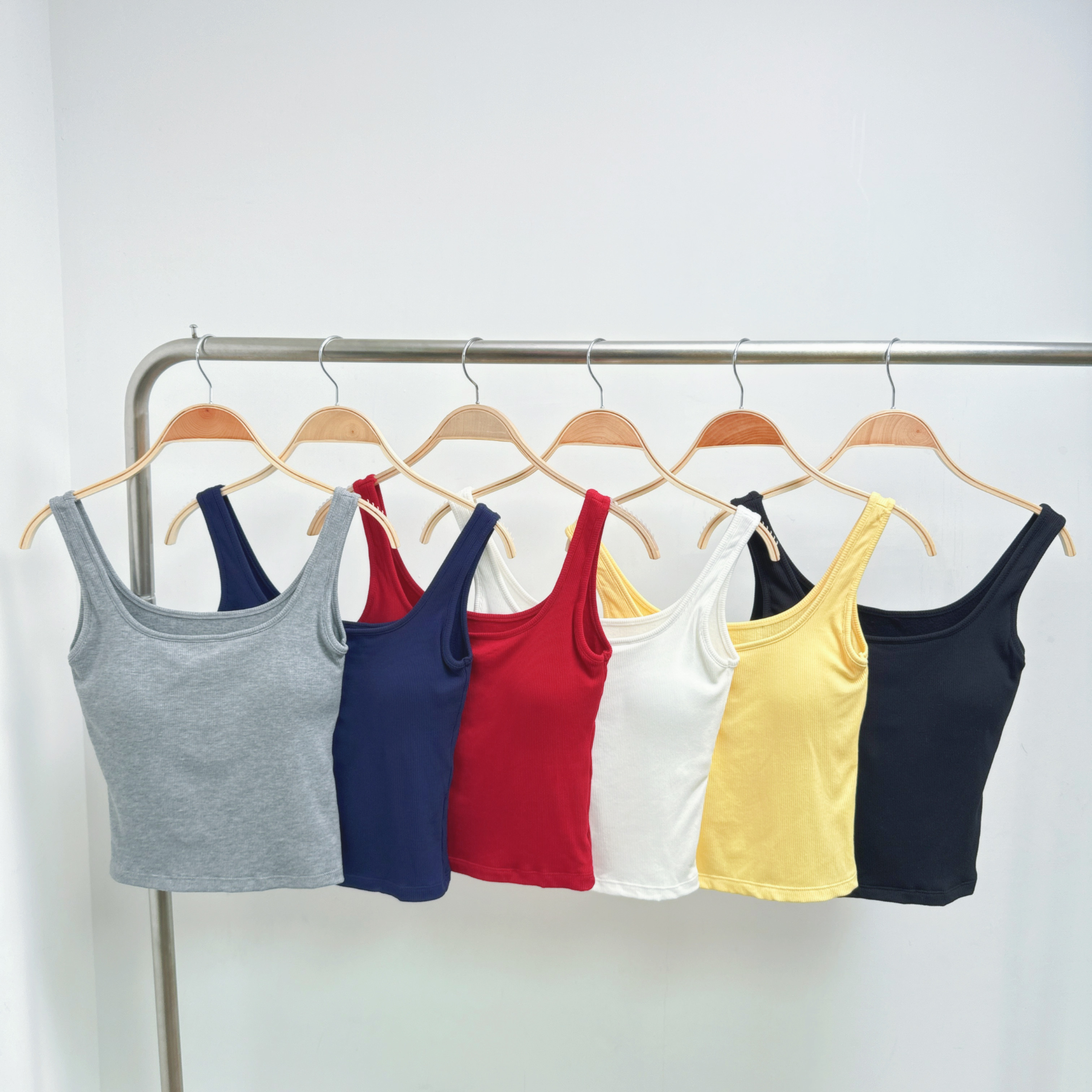 #8718-前後低領羅紋固定杯薄絨底打底背心 (C220-C225)