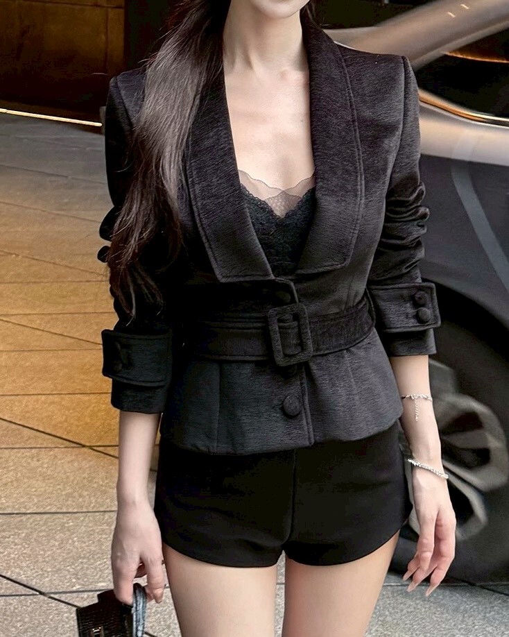 設計師家光澤絲絨質感深V腰帶外套