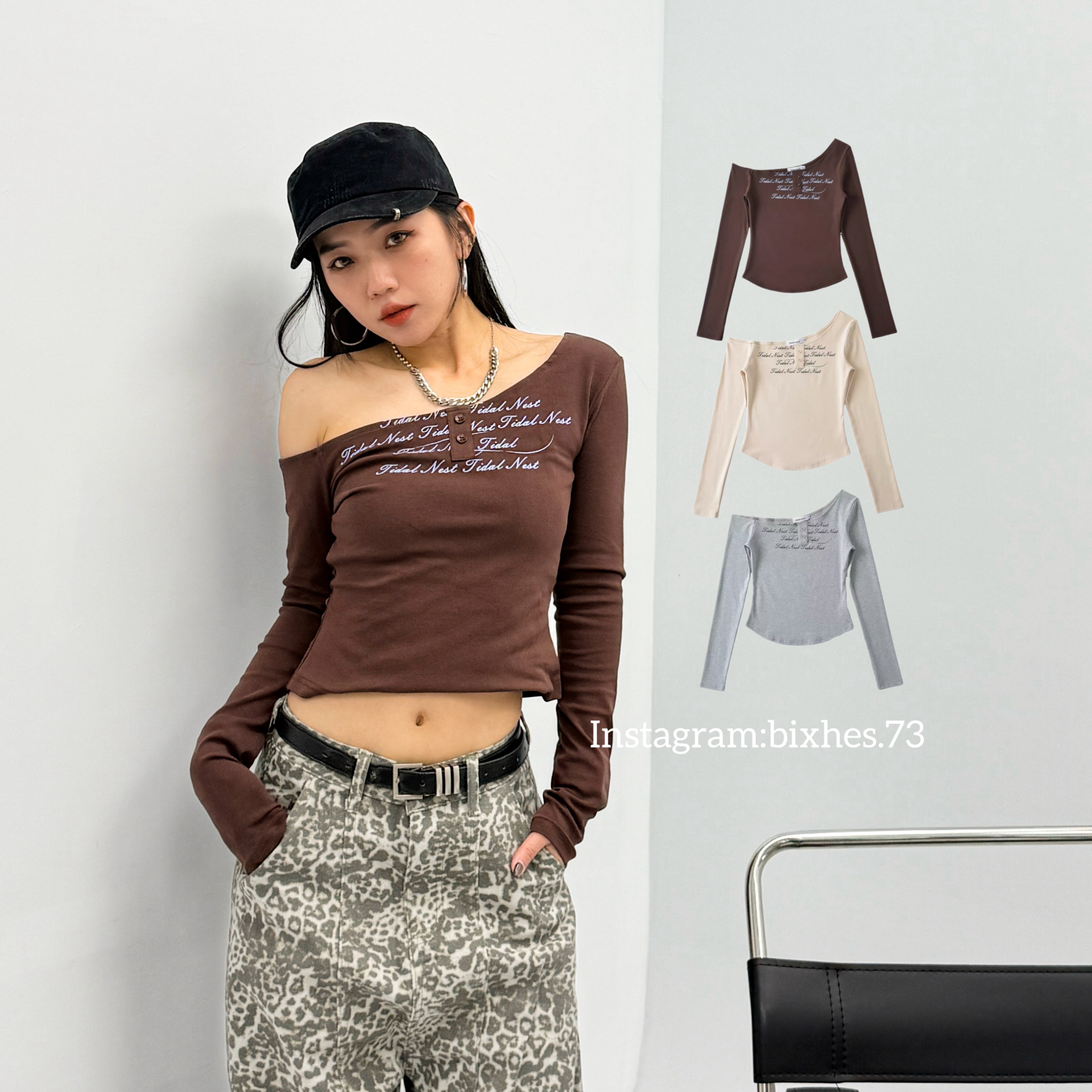 草寫雙扣斜肩長T(B00006)