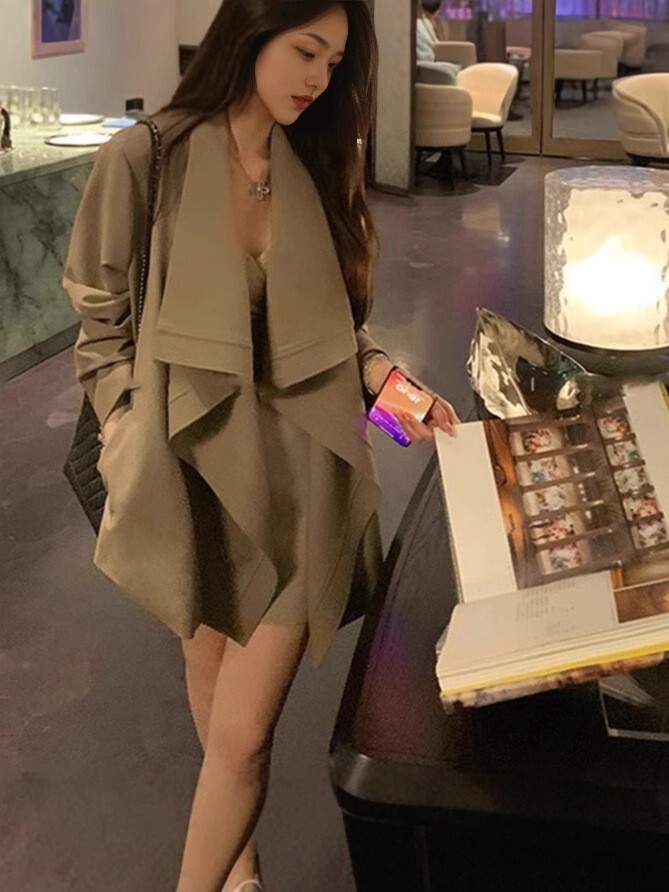 波浪大翻領風衣外套