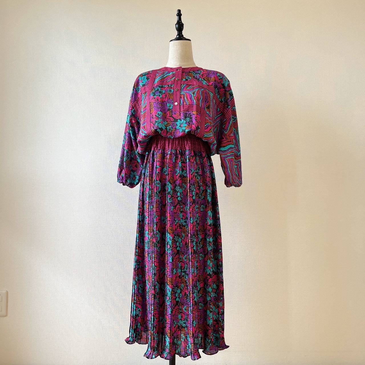 Diane Freis香港製桃紅色花卉連身裙