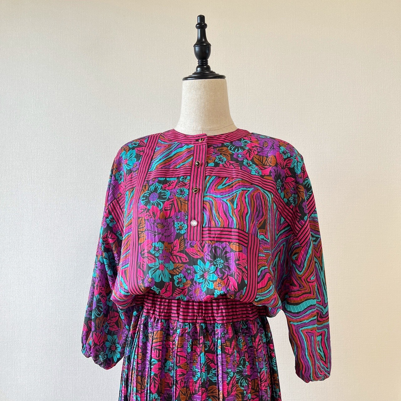 Diane Freis香港製桃紅色花卉連身裙