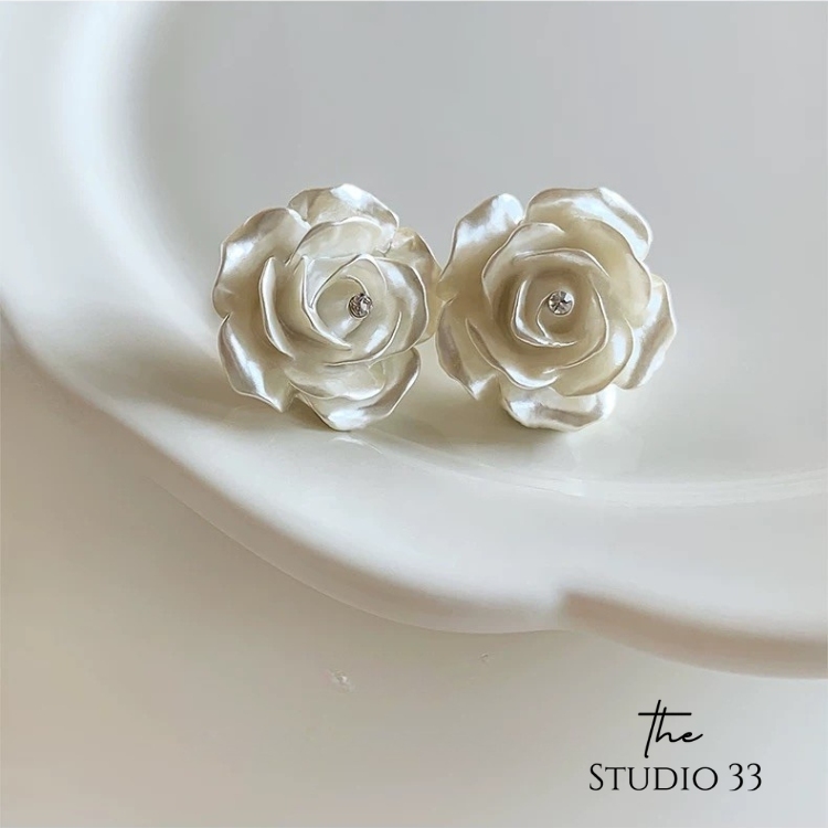 白色法式玫瑰耳環