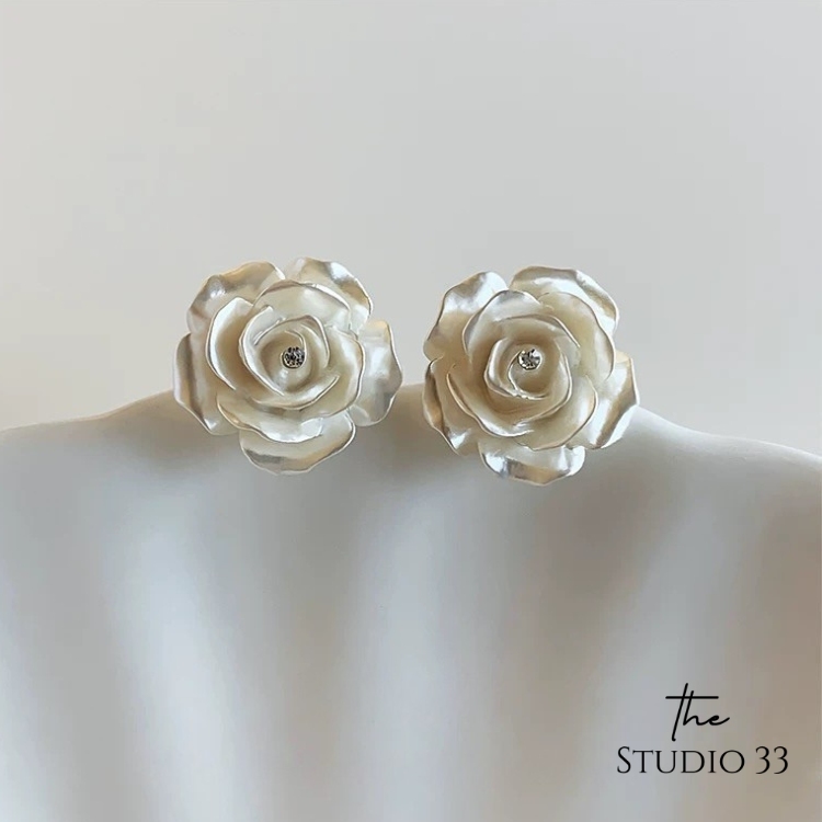 白色法式玫瑰耳環