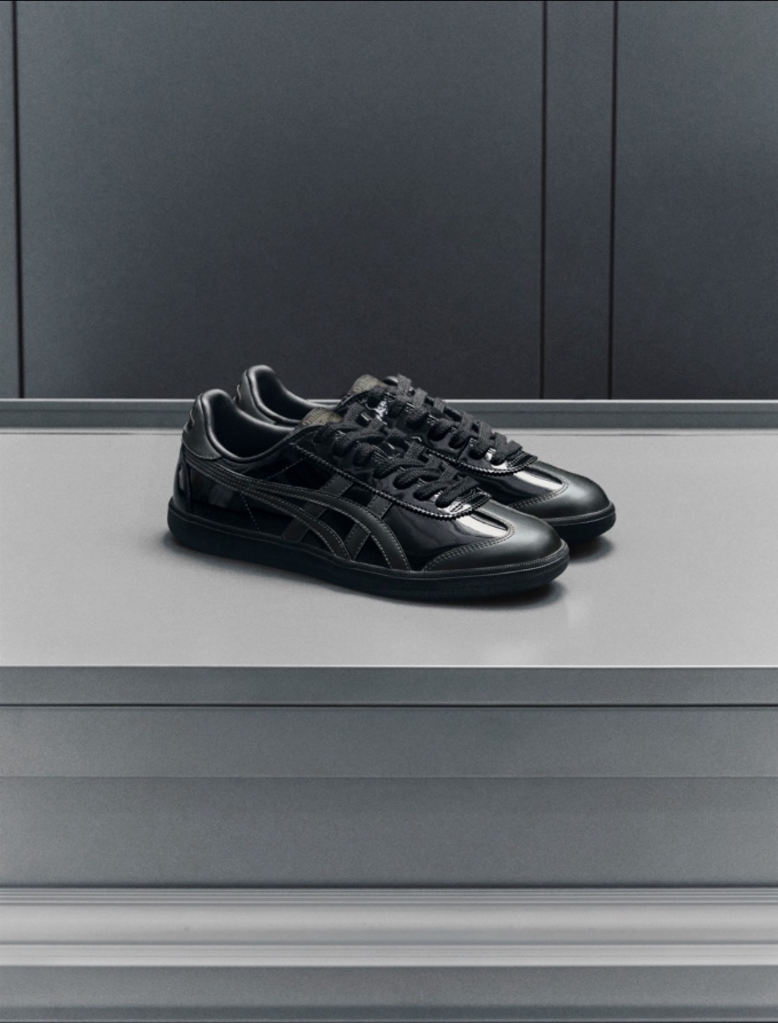 Onitsuka Tiger Tokuten Patent Leather Black Grey with Ribbon Laces – 1183C531-001
