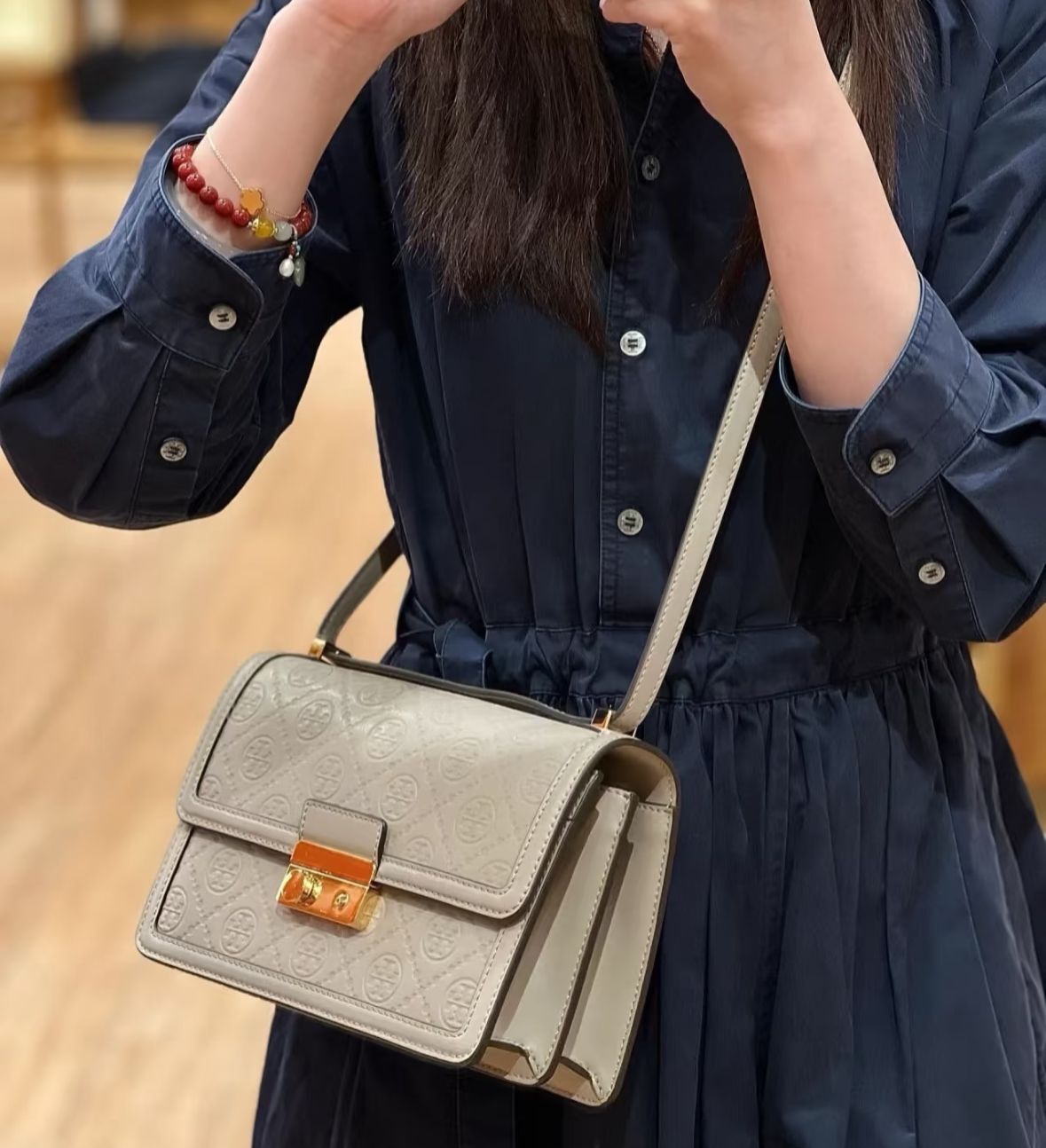 【預購】Q101103 Tory Burch 米色單肩包