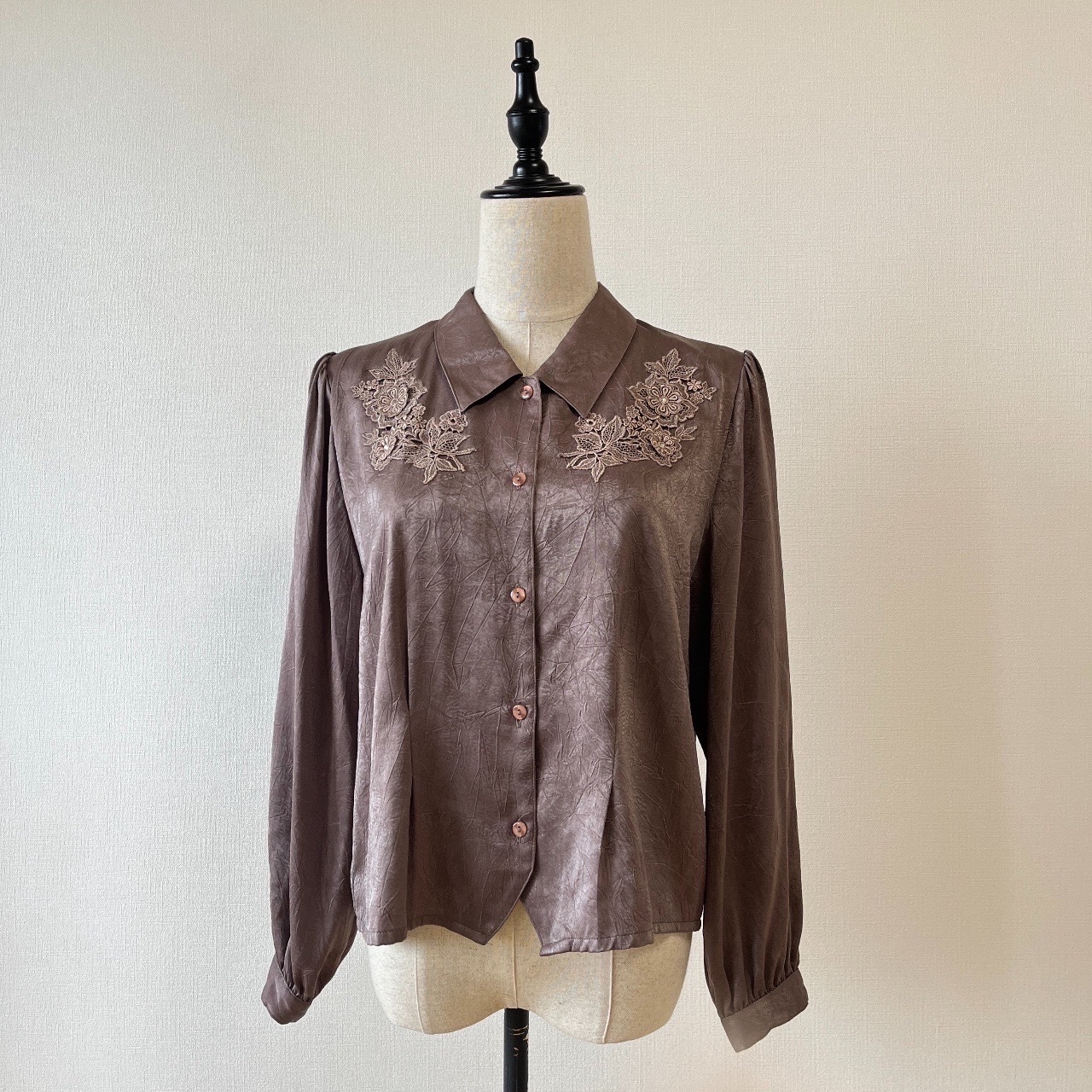 日本製淺炭啡色刺繡花葉紋古著上衣