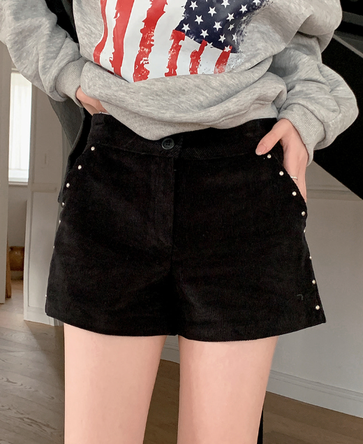 早秋預訂｜燈芯絨鉚釘短褲
