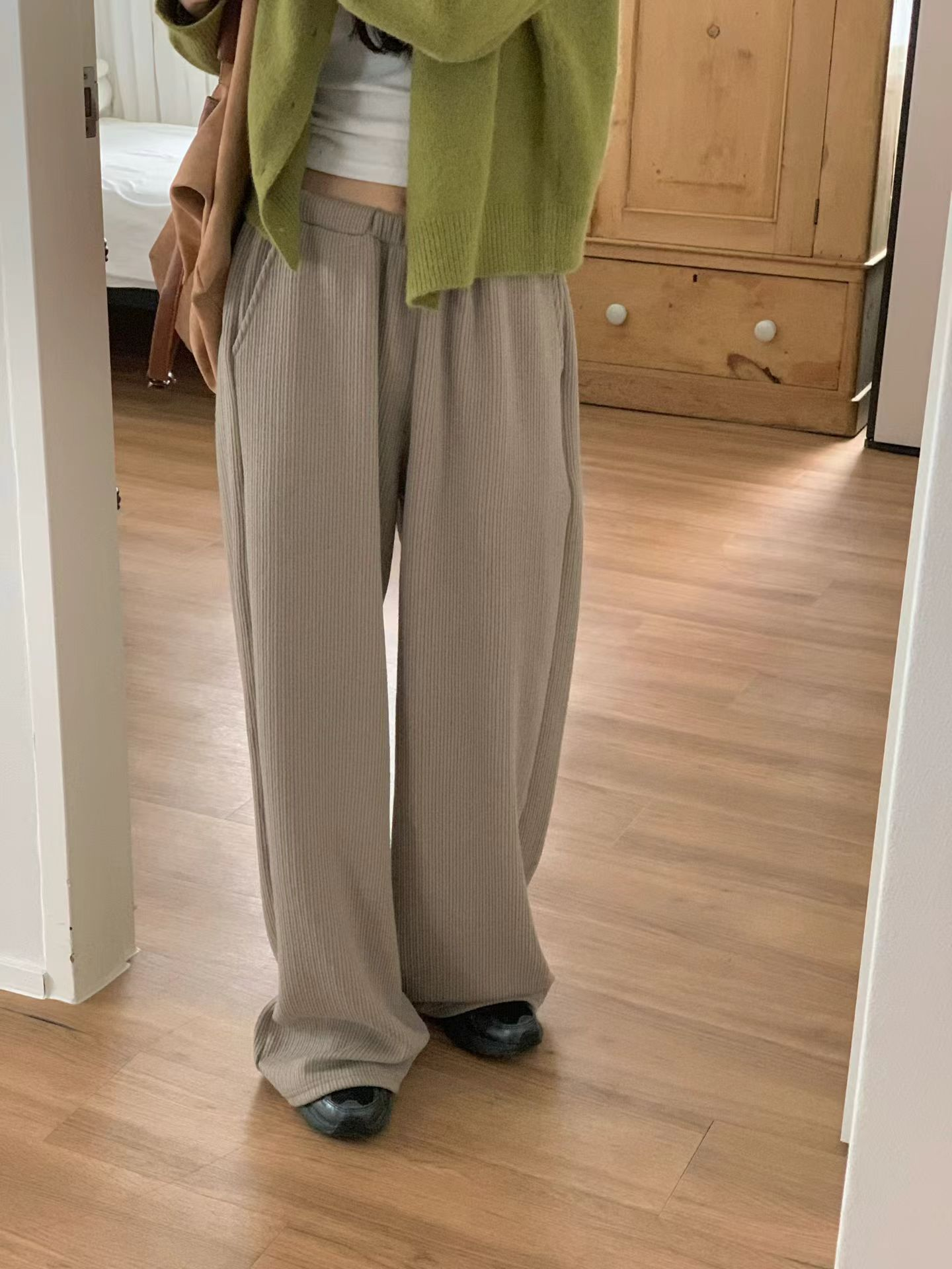 直紋直腳休閒長褲(杏色)