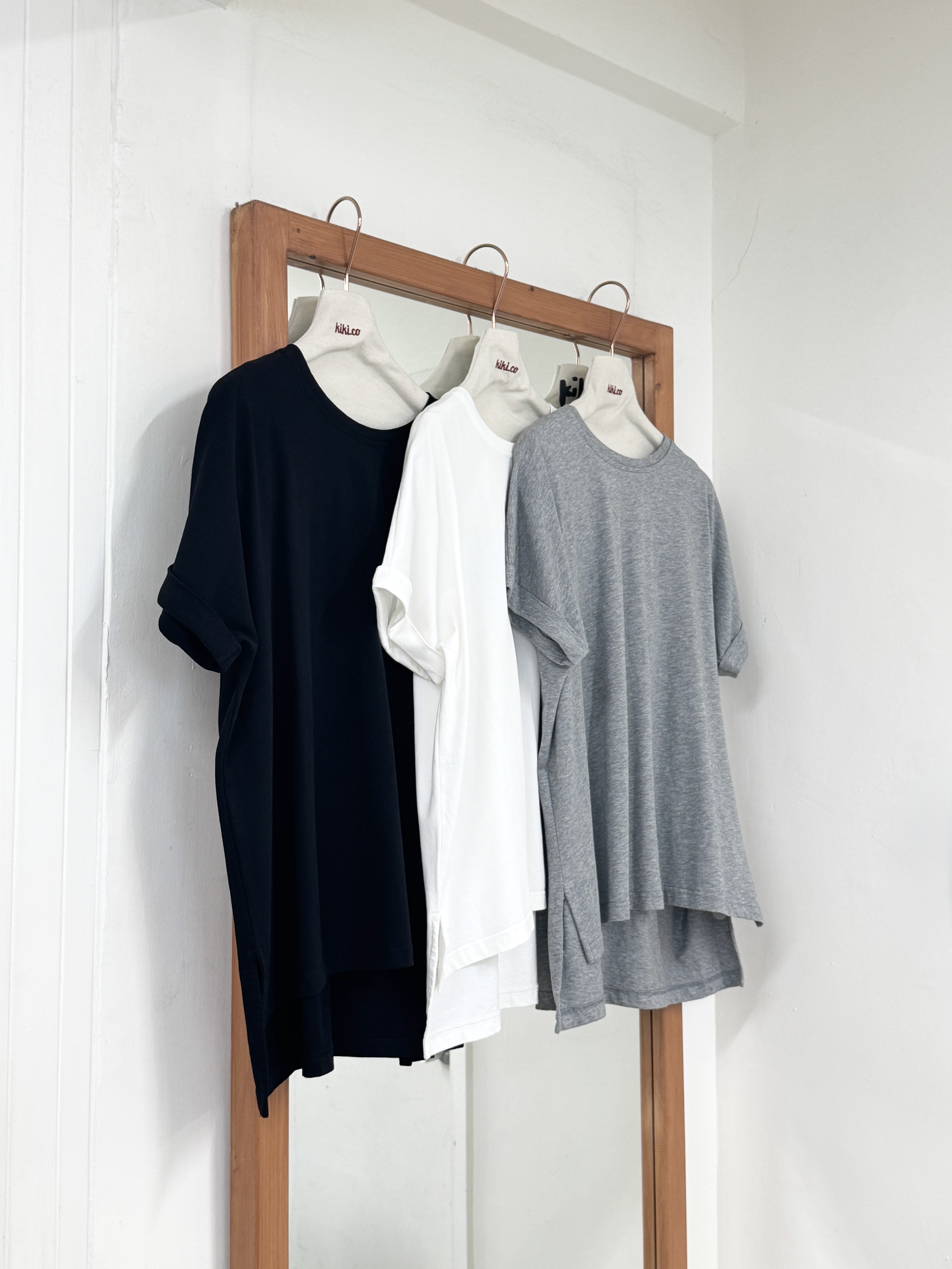 淨色褶袖前短後長TOP