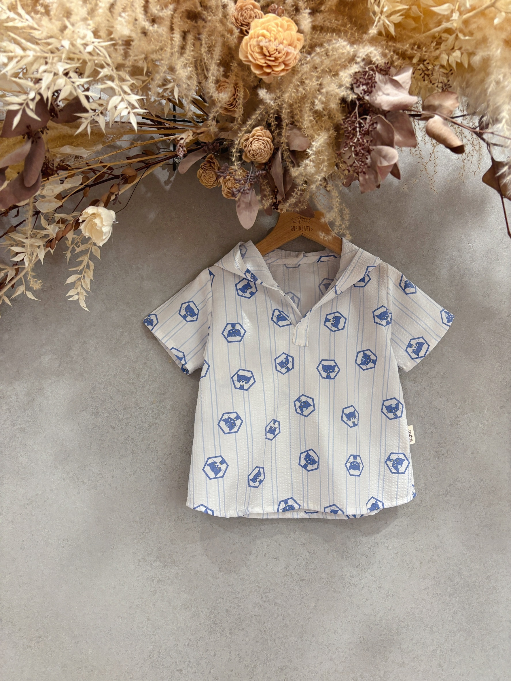 六邊形貓咪 V領連帽短袖上衣（90）