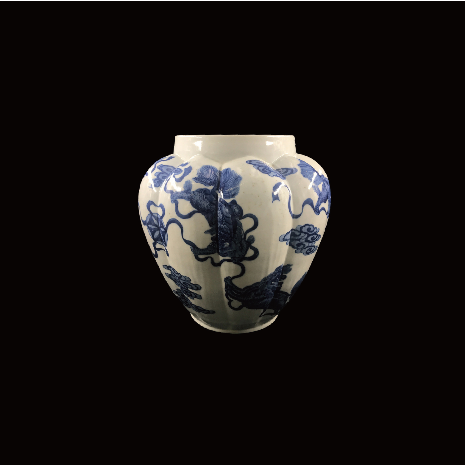 "大清康熙年製"款 白釉青花瓶