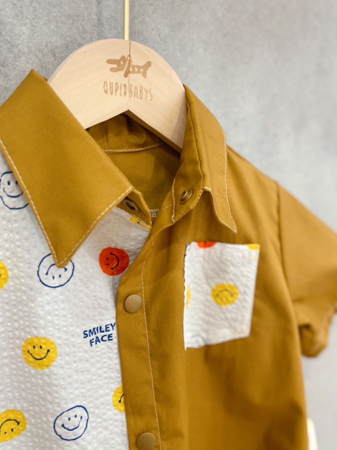 白色微笑泡泡布 拼接短袖襯衫（90）