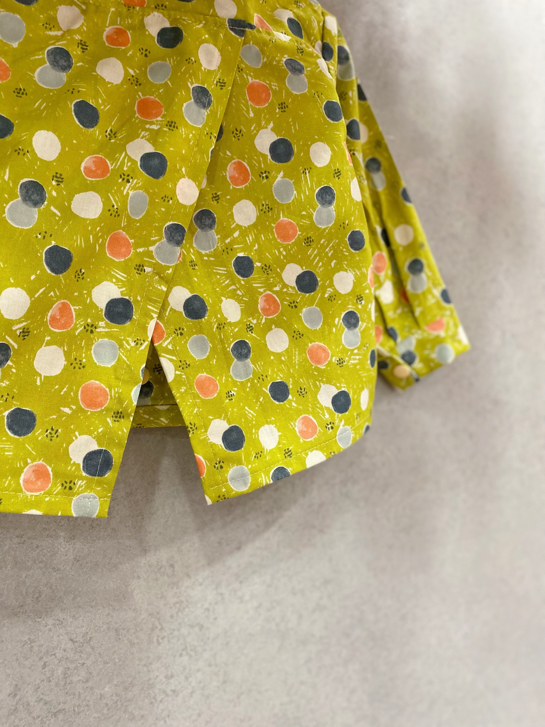 綠底彩色點點 歐爸外套（90）