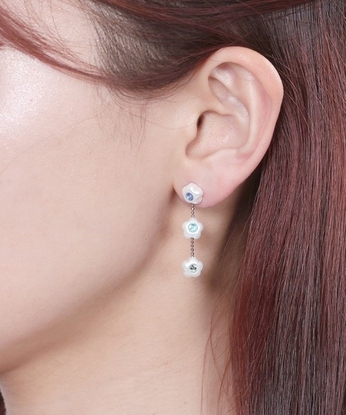 MARY QUANT / 3 Daisy-Shaped Pearl Earrings