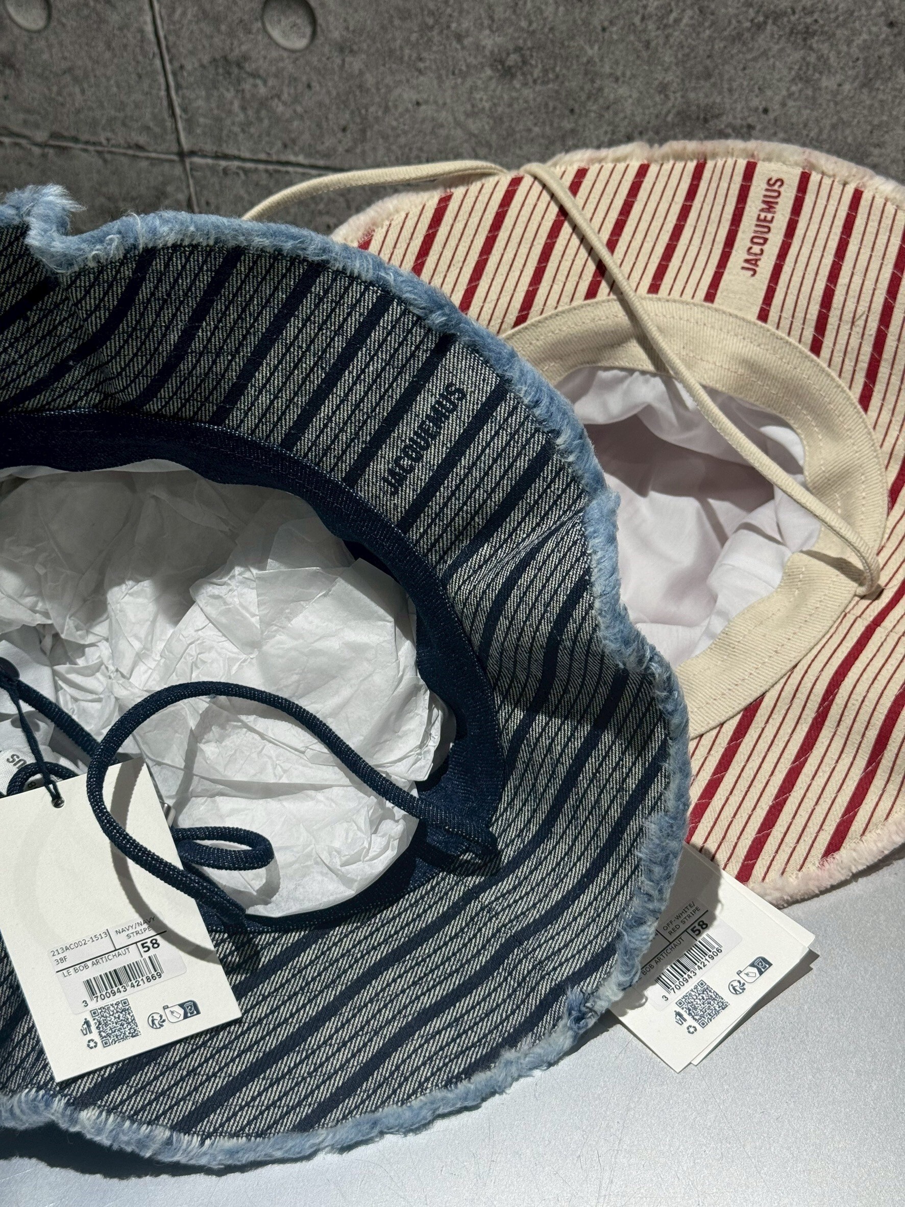 Jacquemus 毛邊 金屬立體字母  抽繩漁夫帽