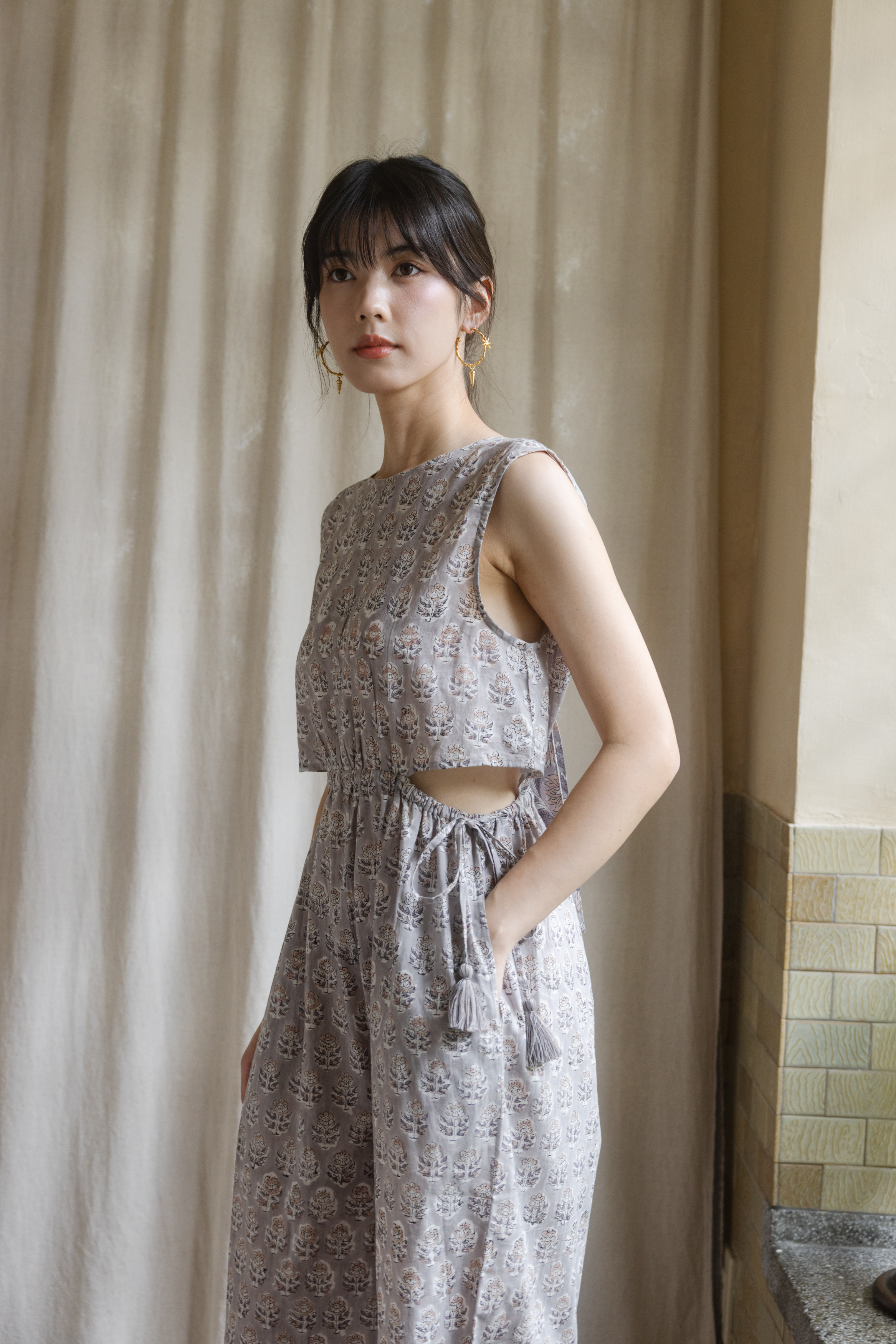 無袖露側腰連身褲-灰