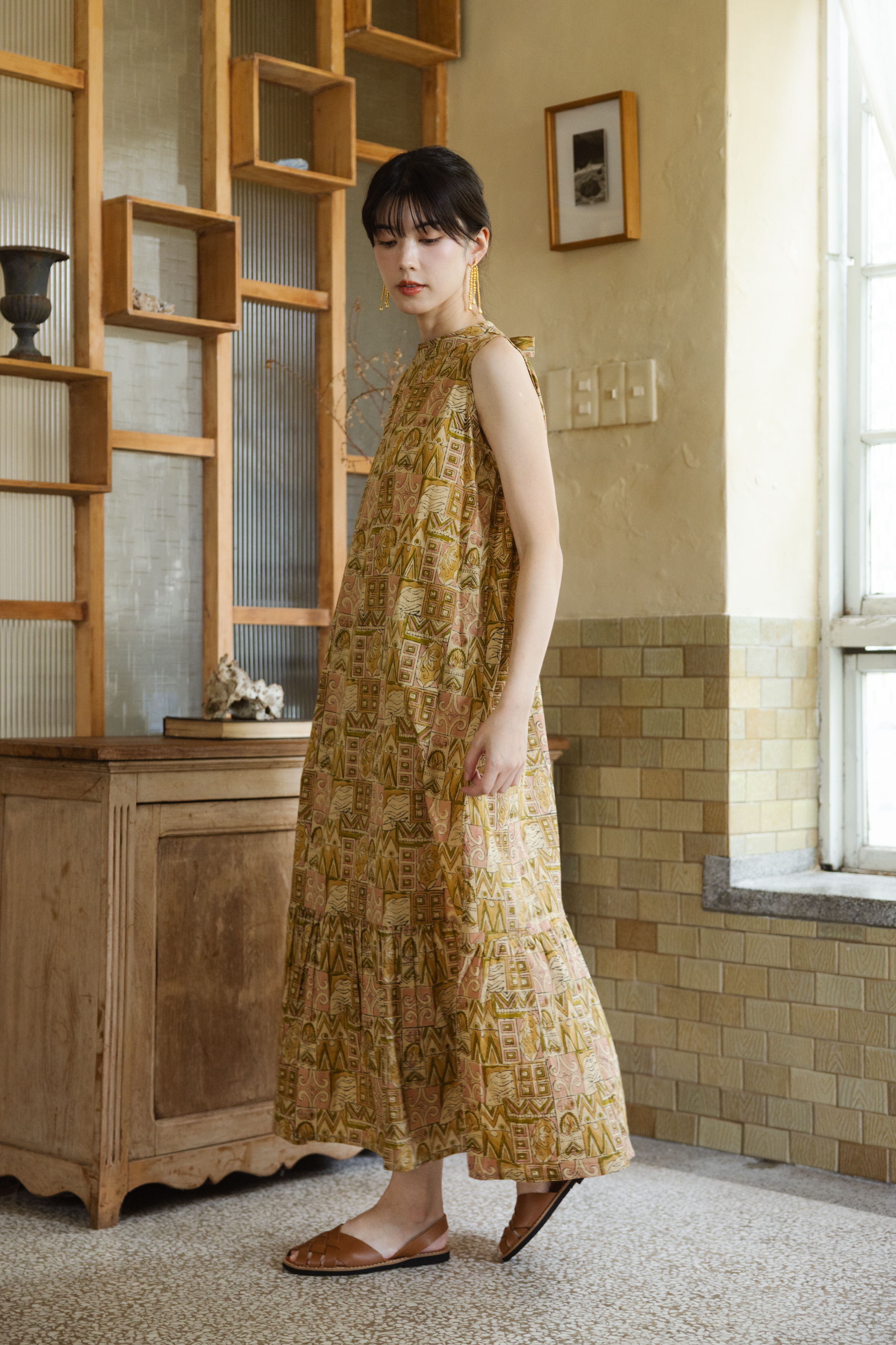 無袖後綁帶長洋裝-幾何圖樣