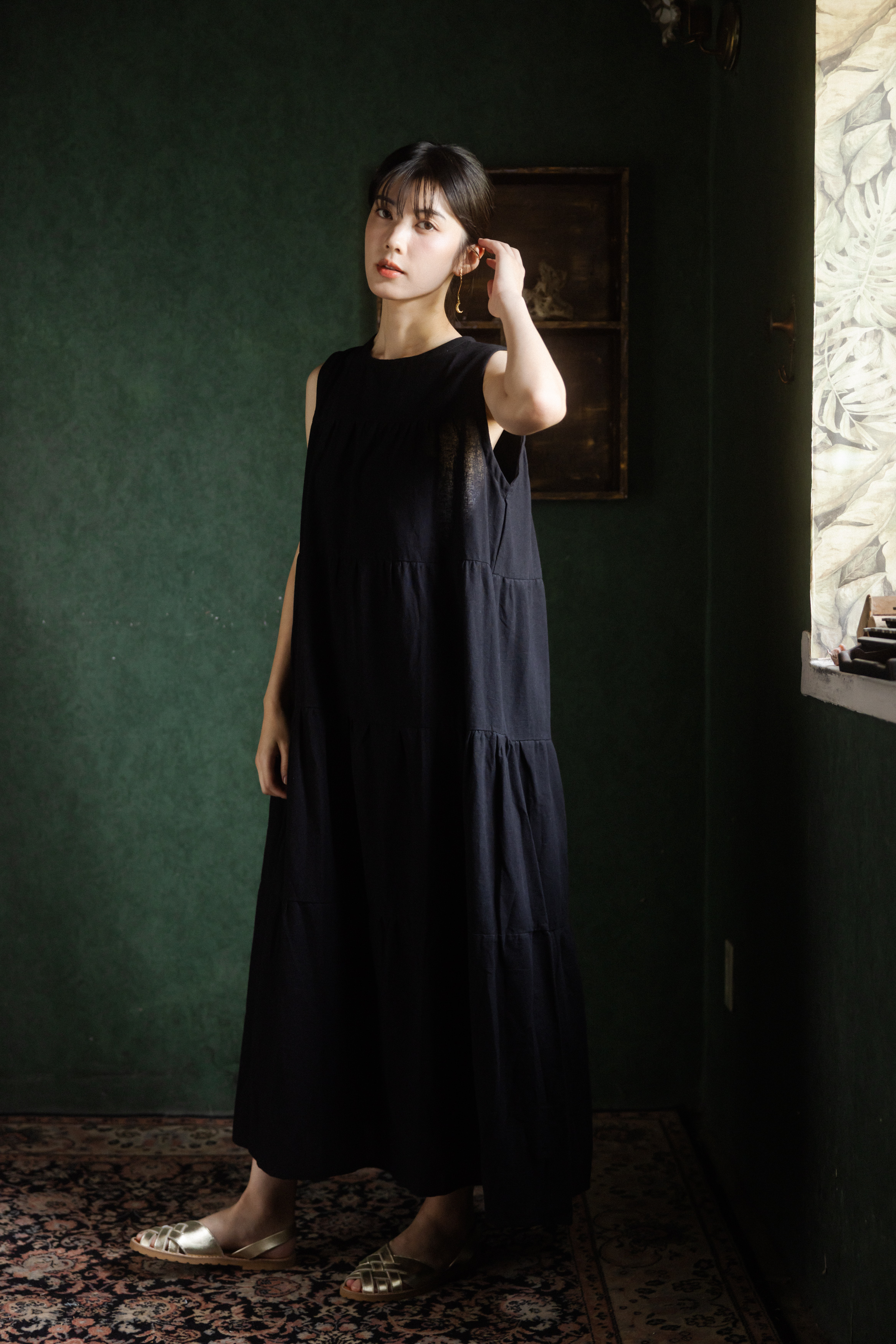 無袖純棉分層長洋裝-黑