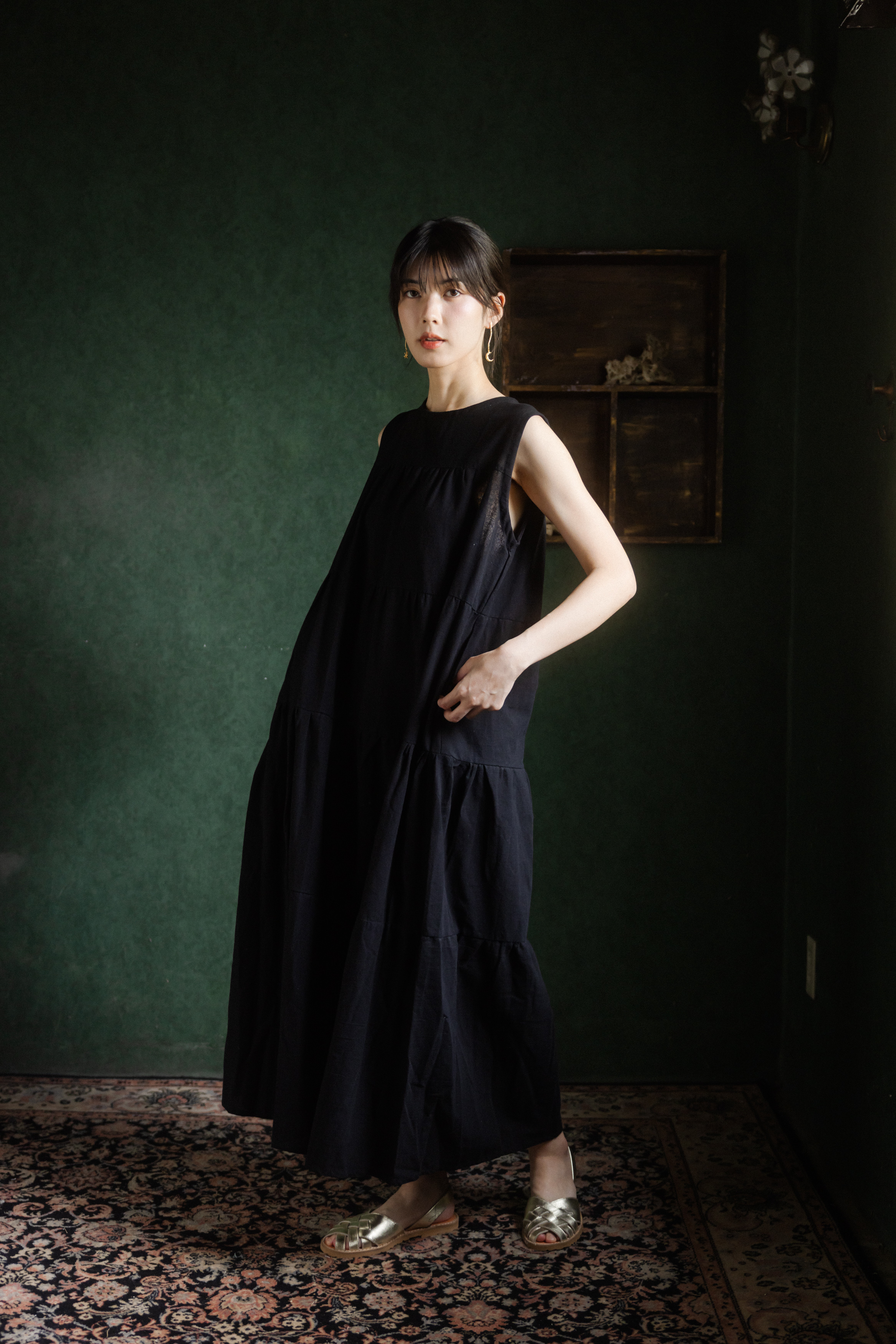 無袖純棉分層長洋裝-黑