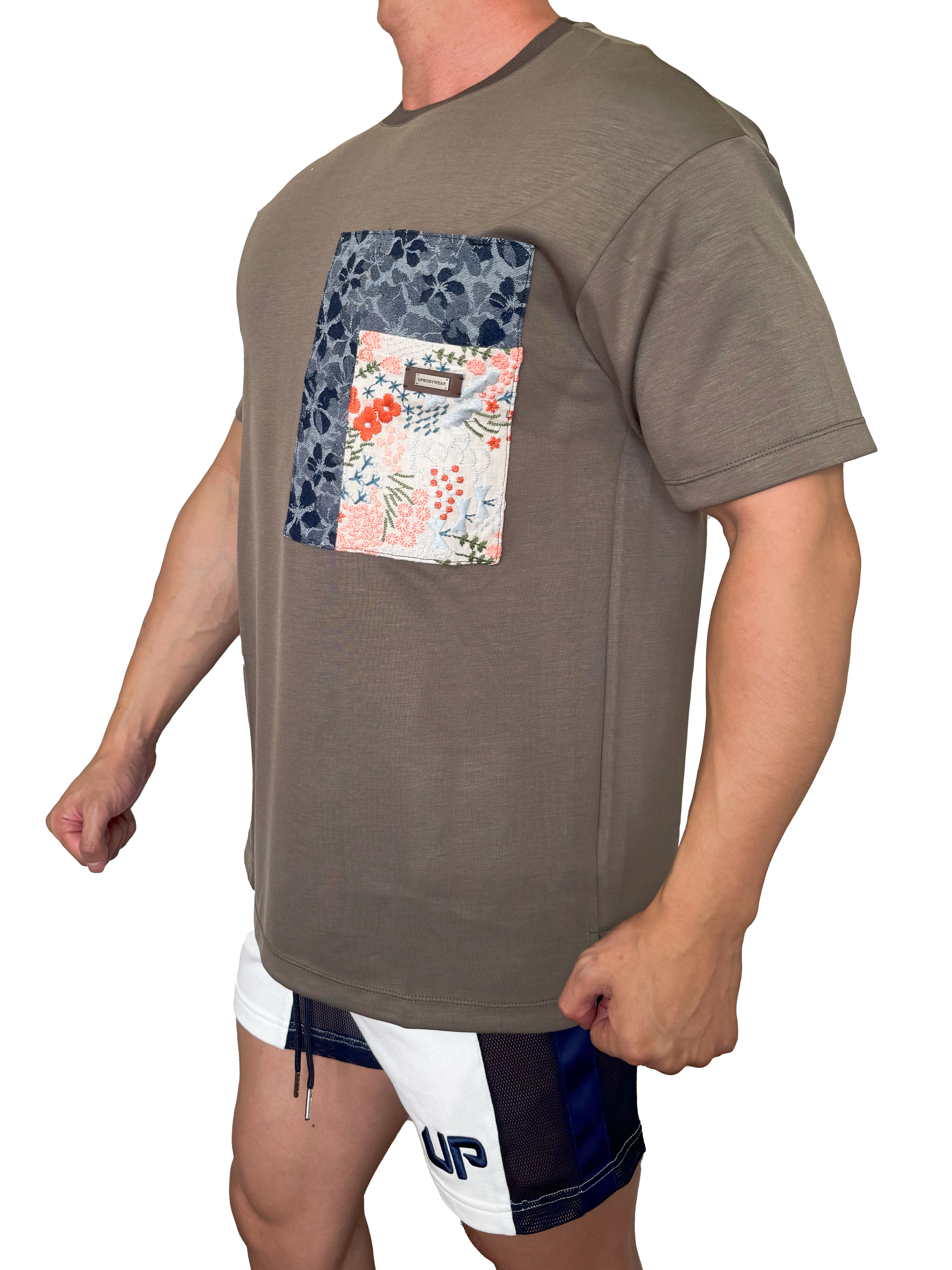 2025 全新系列  - 花言葉 寬版落肩Tee 軍綠