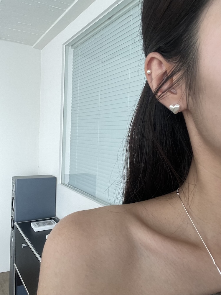 拉絲霧面光澤愛心耳針（純銀針）