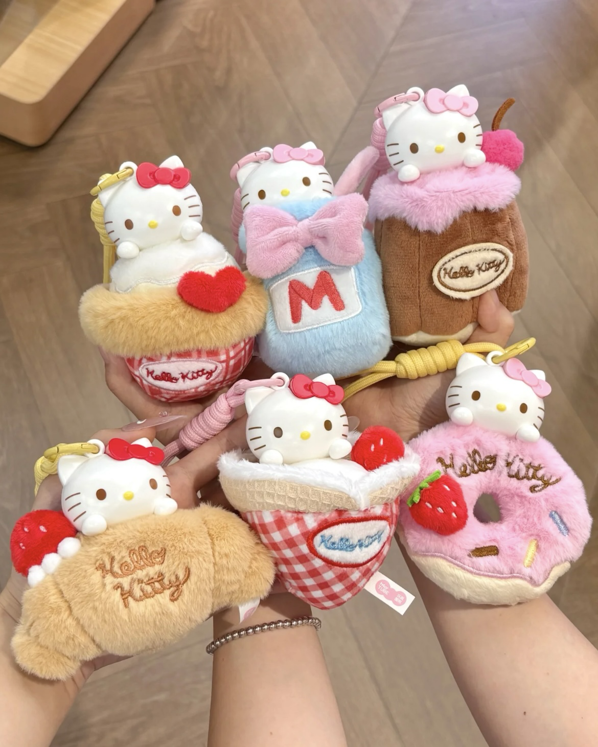 <正版授權>Hello Kitty 下午茶系列 香薰 盲盒 吊飾 掛件