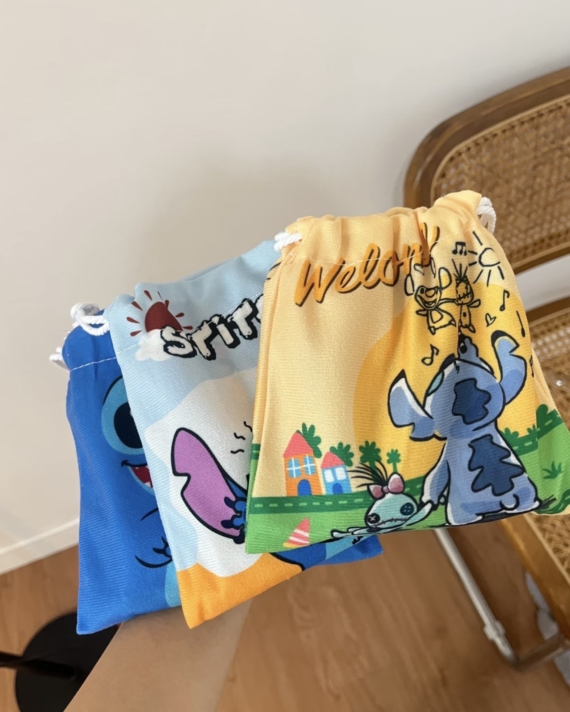 <正版授權>Disney x UNO 史迪奇 Stitch 聯名卡牌 附收納袋